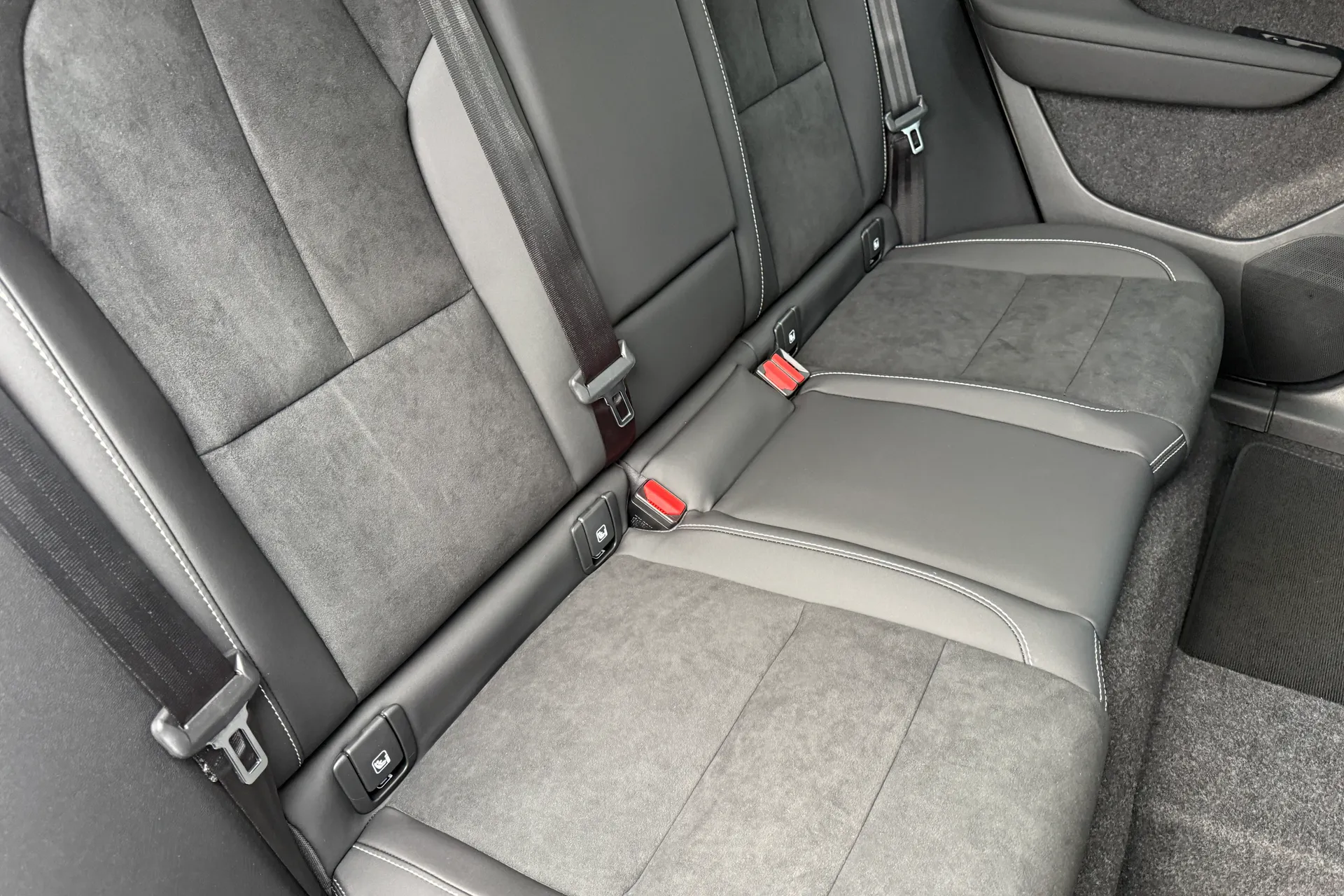 Volvo XC40 thumbnail image number 25