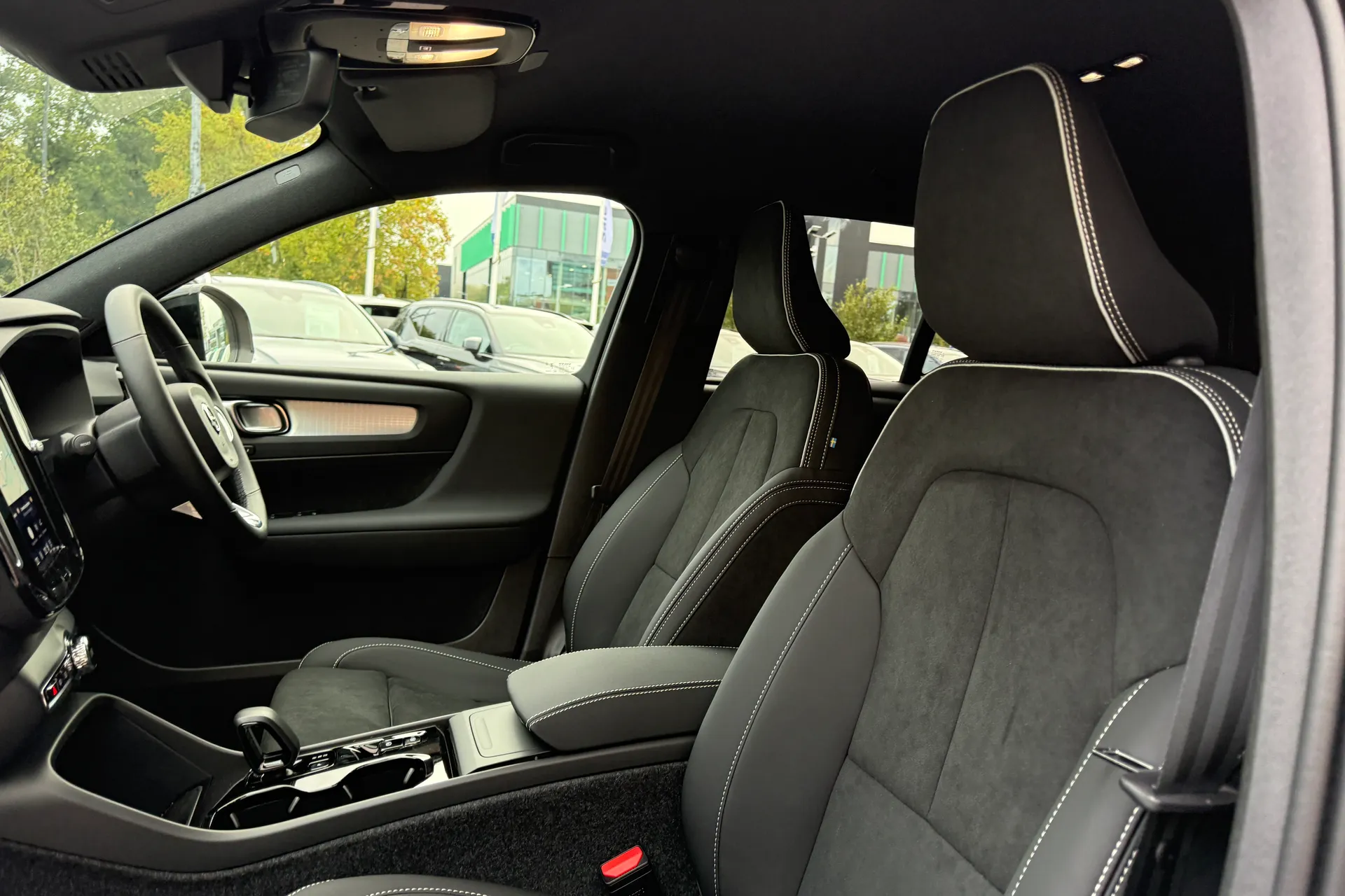 Volvo XC40 thumbnail image number 28