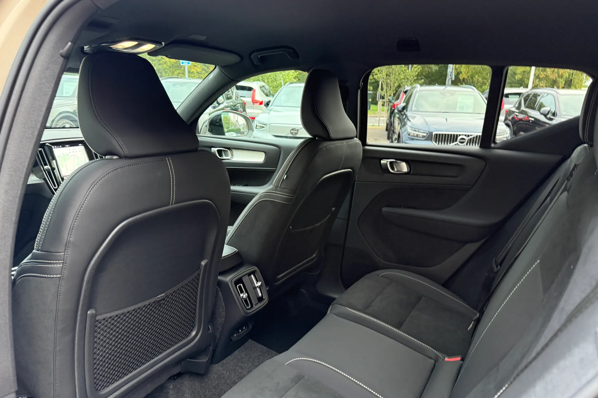 Volvo XC40 thumbnail image number 29