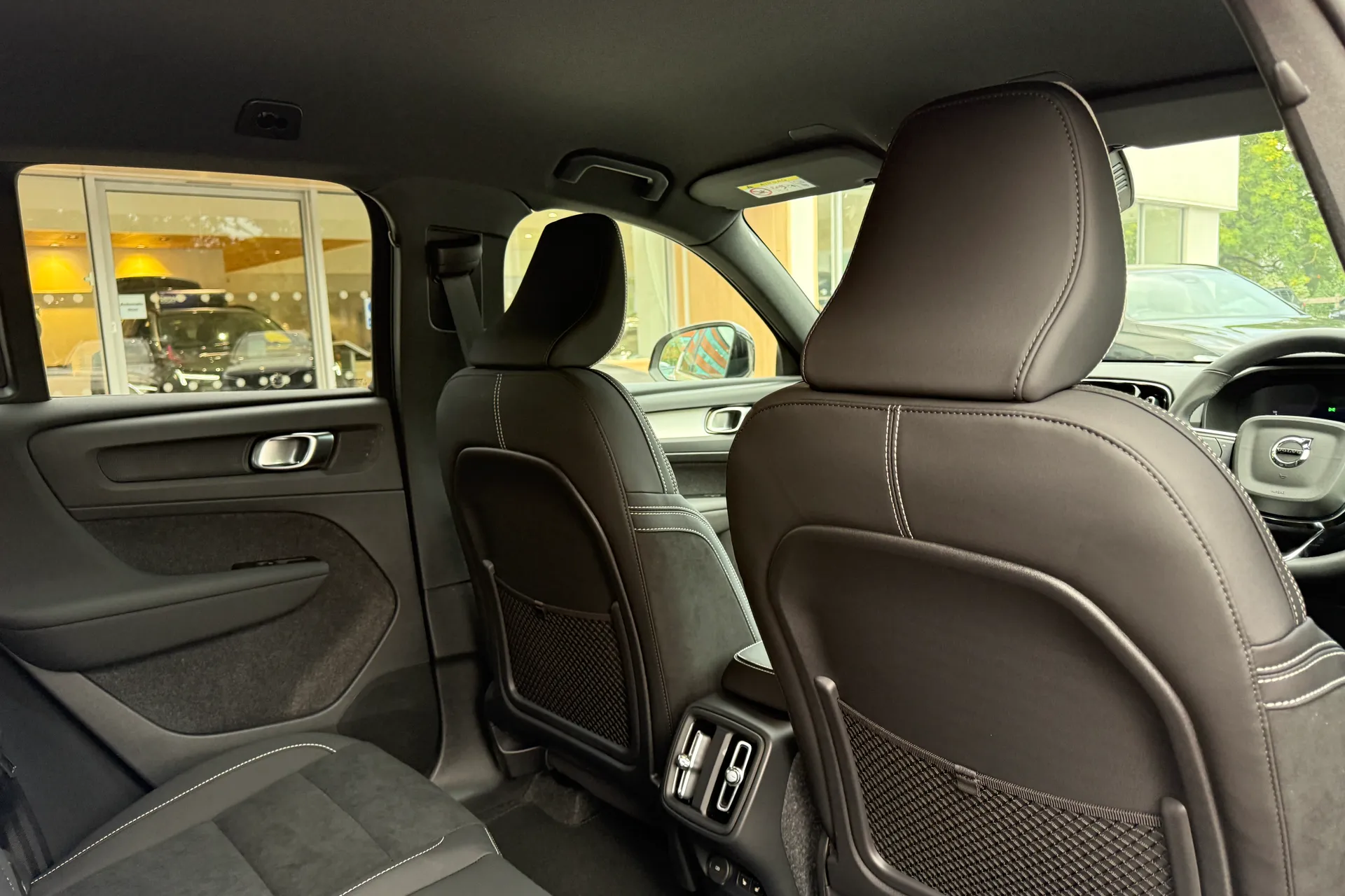 Volvo XC40 thumbnail image number 24