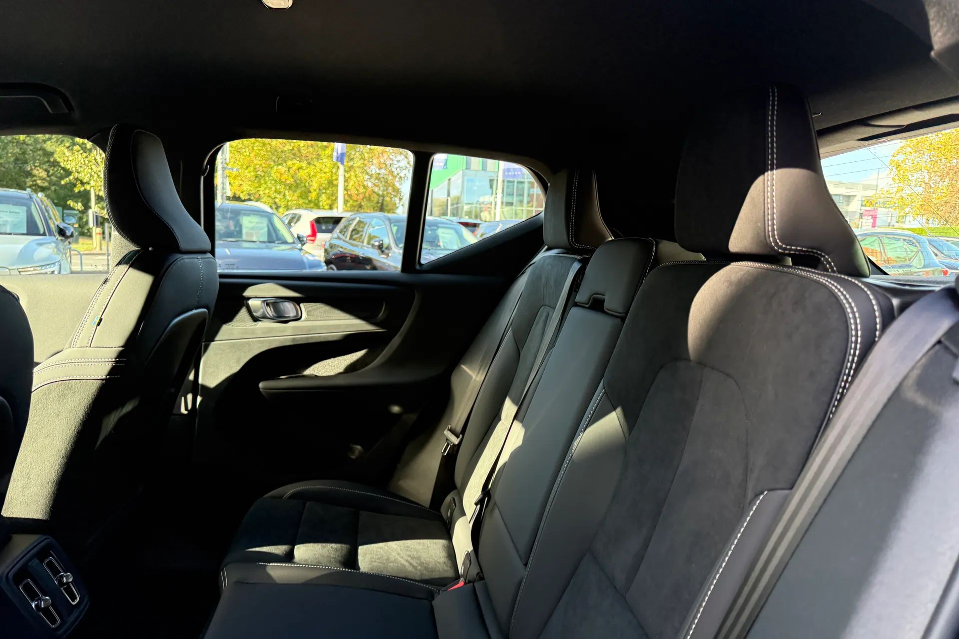 Volvo XC40 thumbnail image number 30