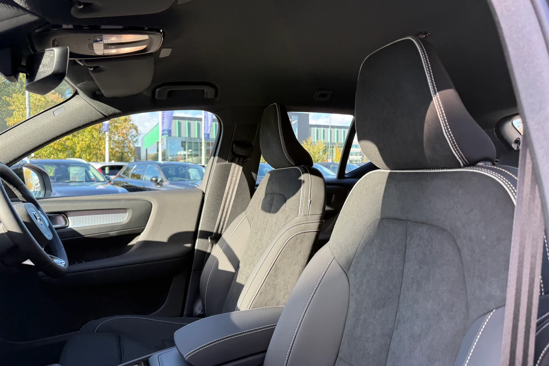 Volvo XC40 thumbnail image number 28