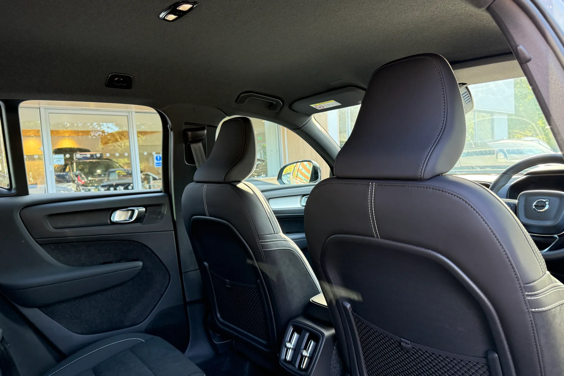 Volvo XC40 thumbnail image number 24