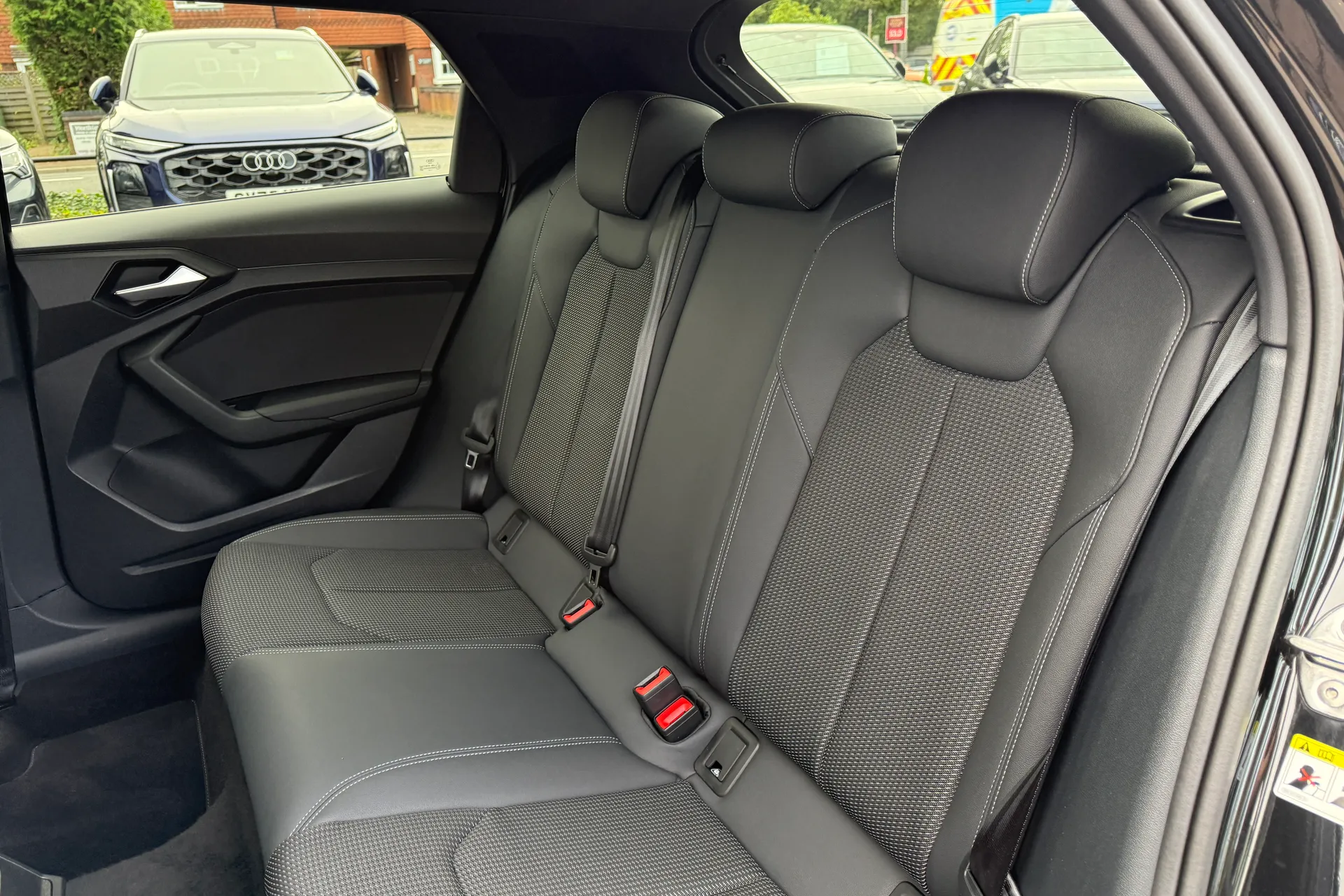 Audi A1 thumbnail image number 35