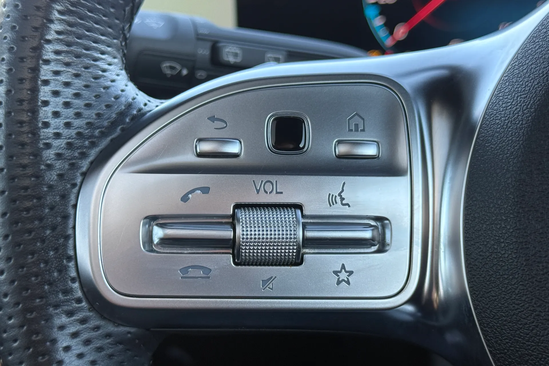 MERCEDES-BENZ A CLASS thumbnail image number 18