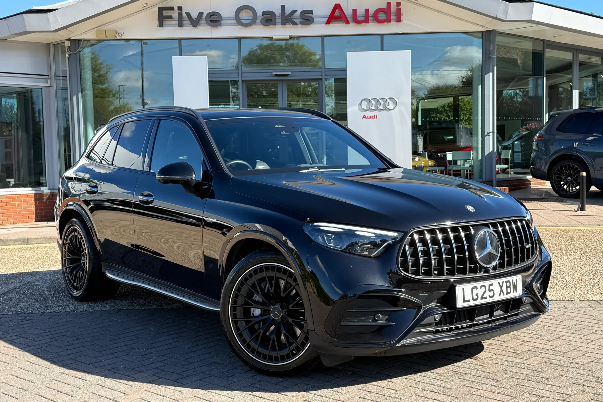 MERCEDES-BENZ GLC focused image