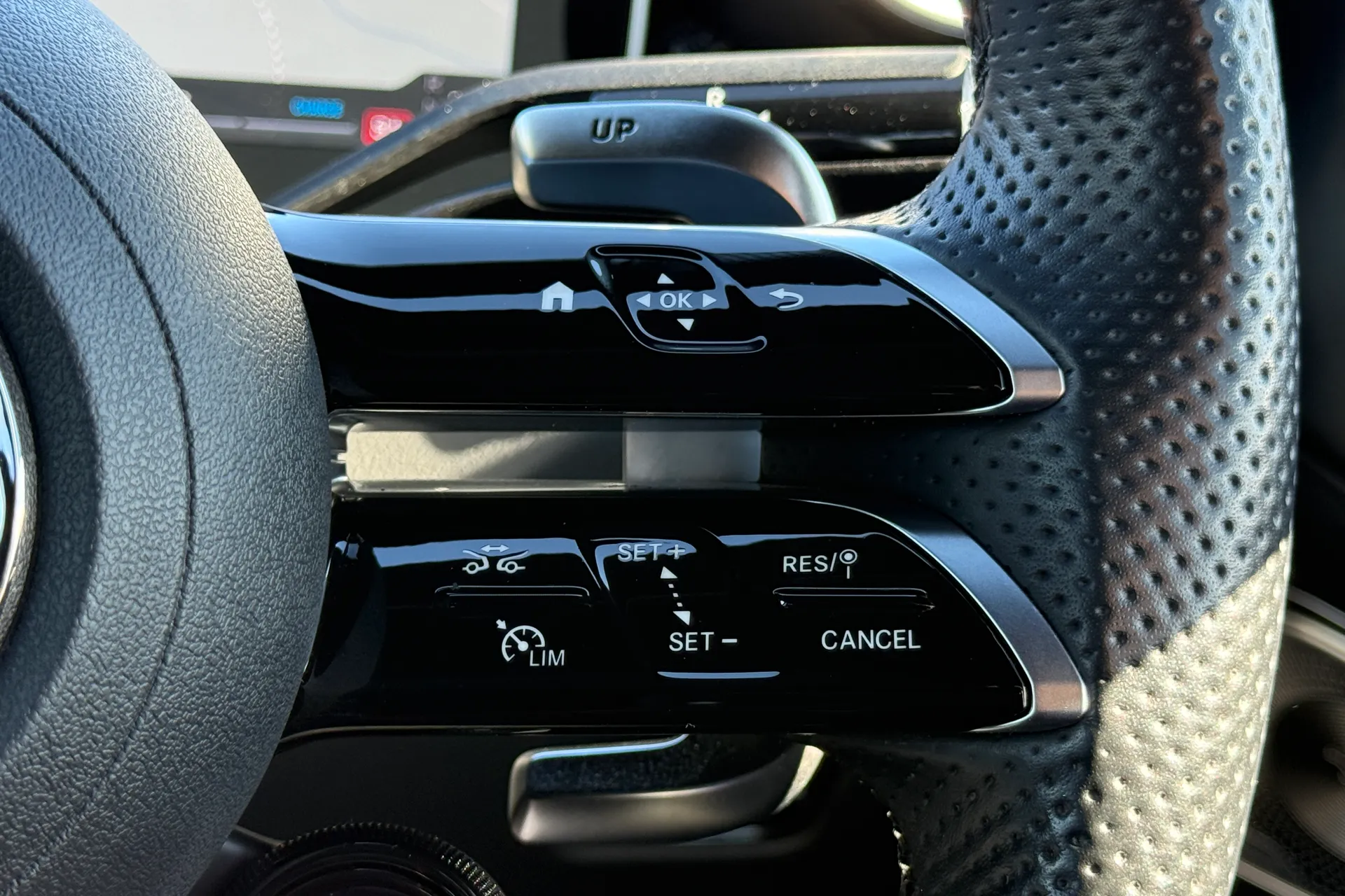 MERCEDES-BENZ GLC thumbnail image number 28