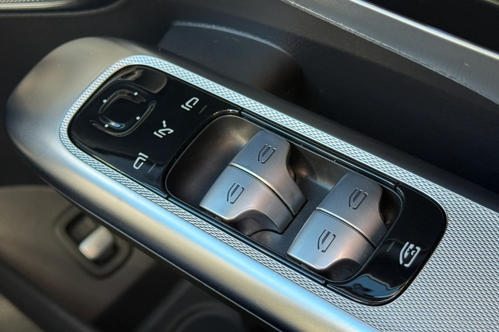 MERCEDES-BENZ GLC thumbnail image number 23