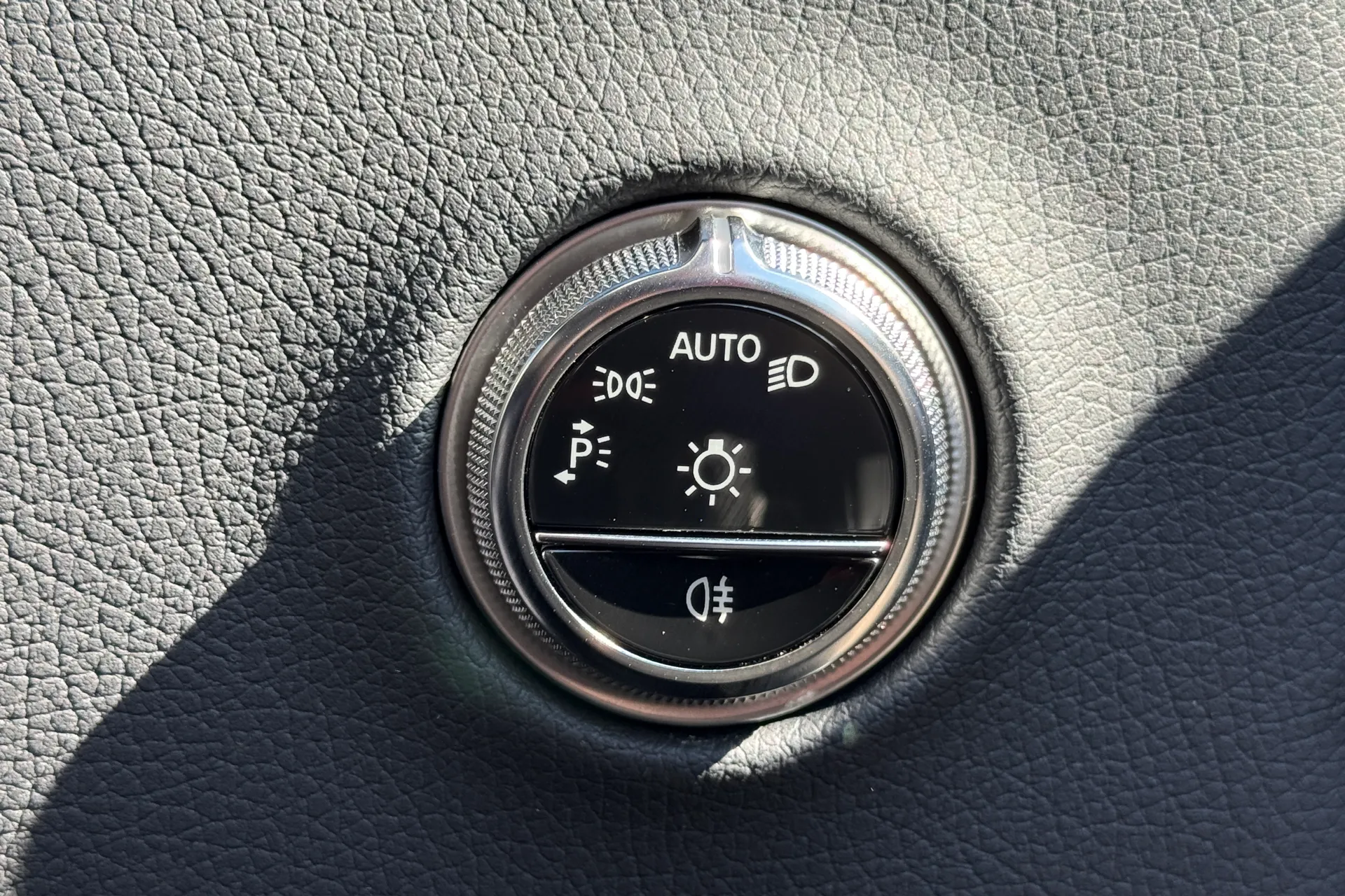 MERCEDES-BENZ GLC thumbnail image number 29