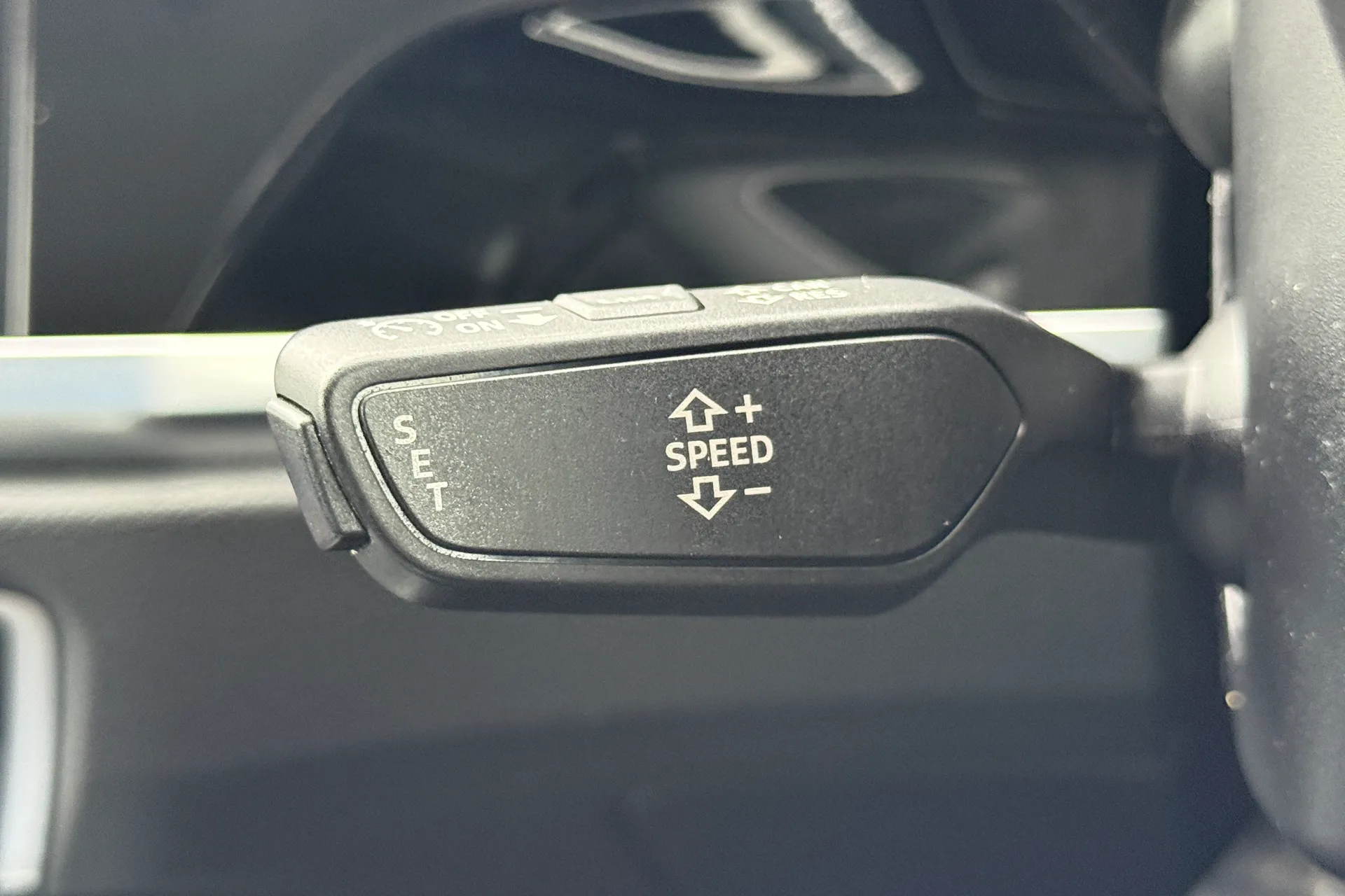 Audi Q3 thumbnail image number 16