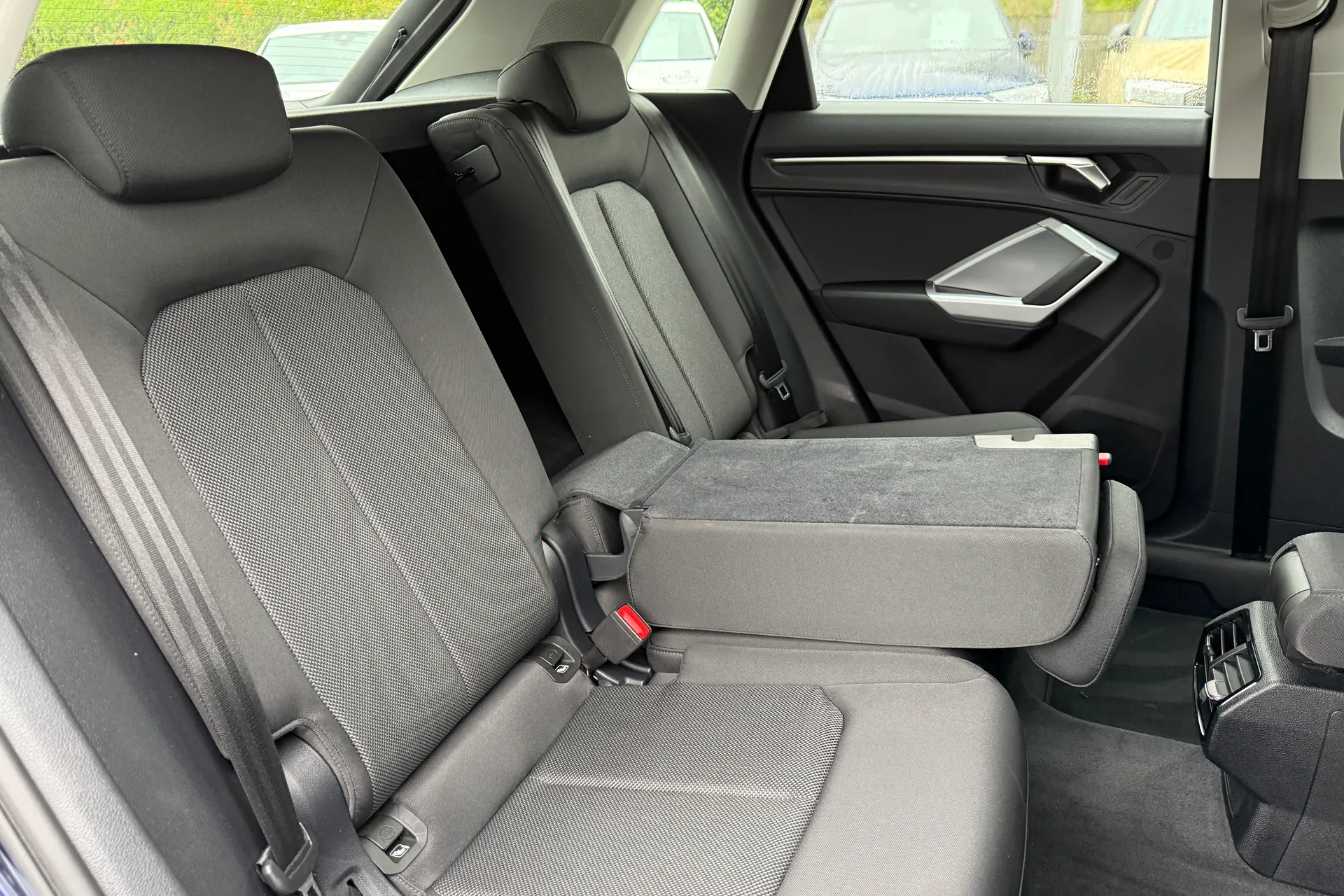 Audi Q3 thumbnail image number 44