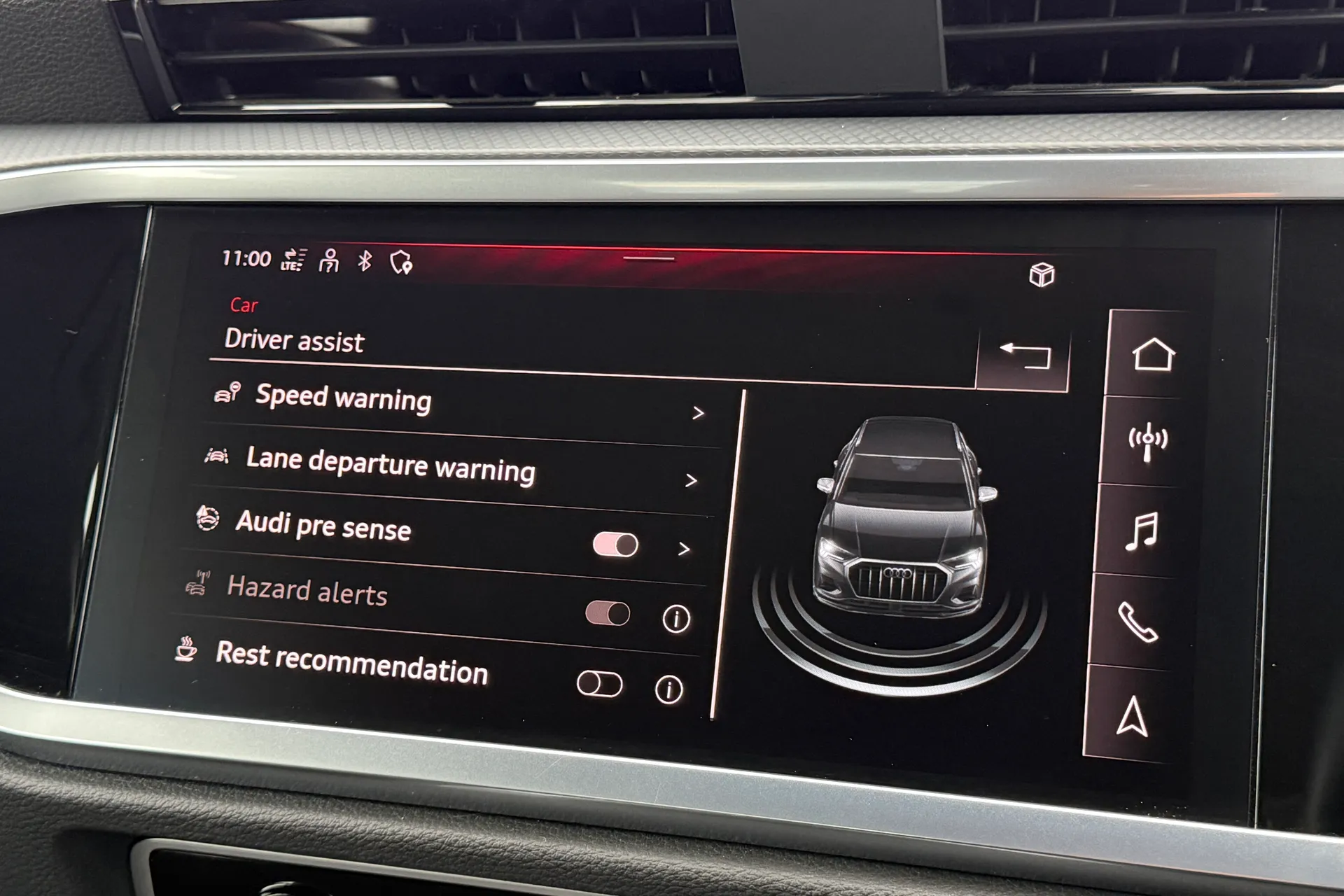 Audi Q3 thumbnail image number 11