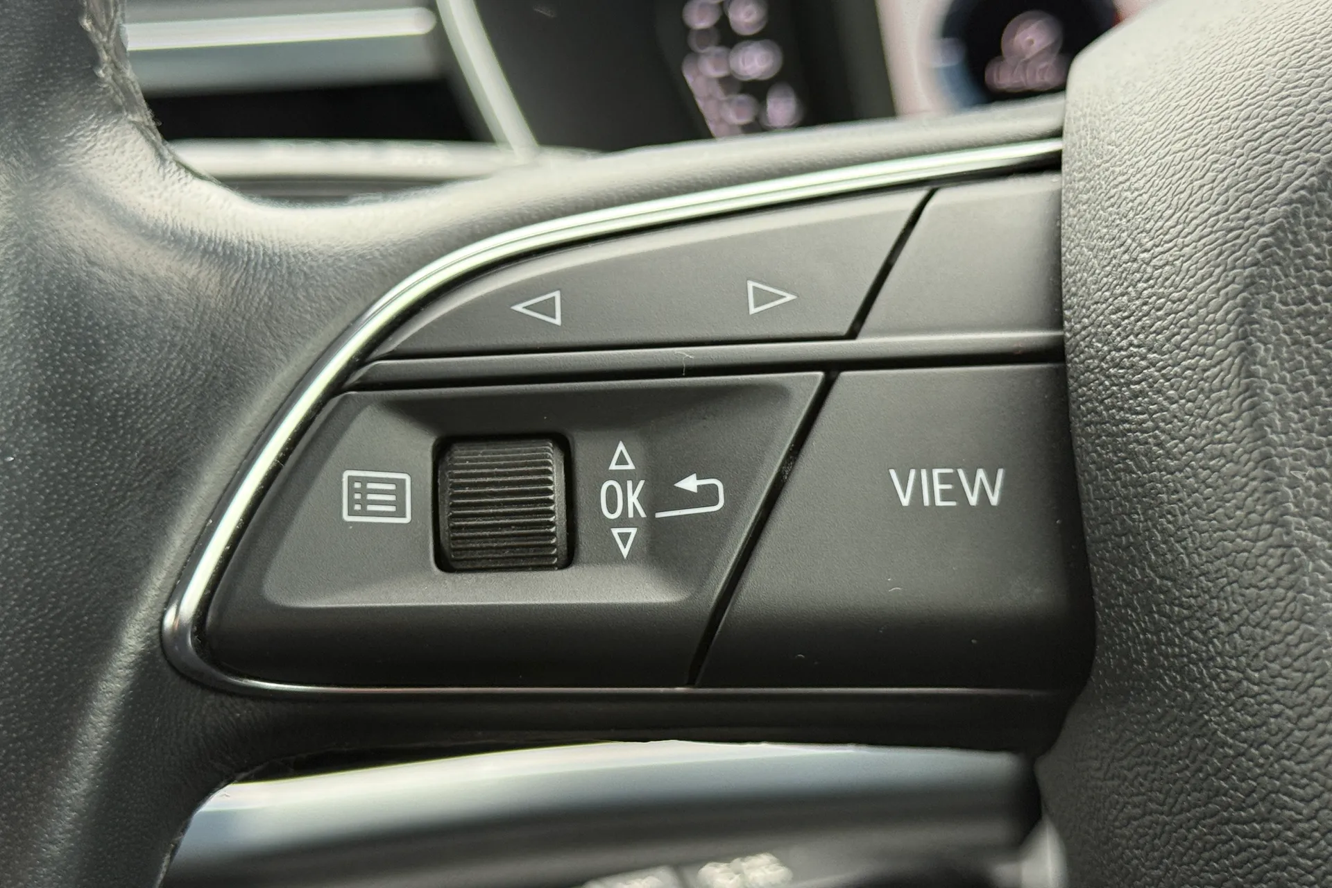 Audi Q3 thumbnail image number 20