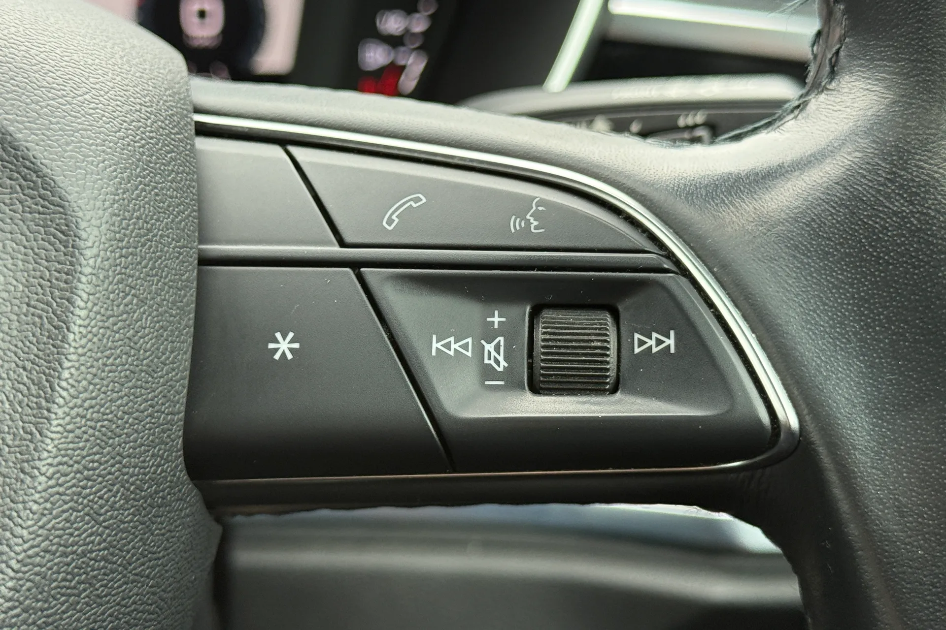 Audi Q3 thumbnail image number 21