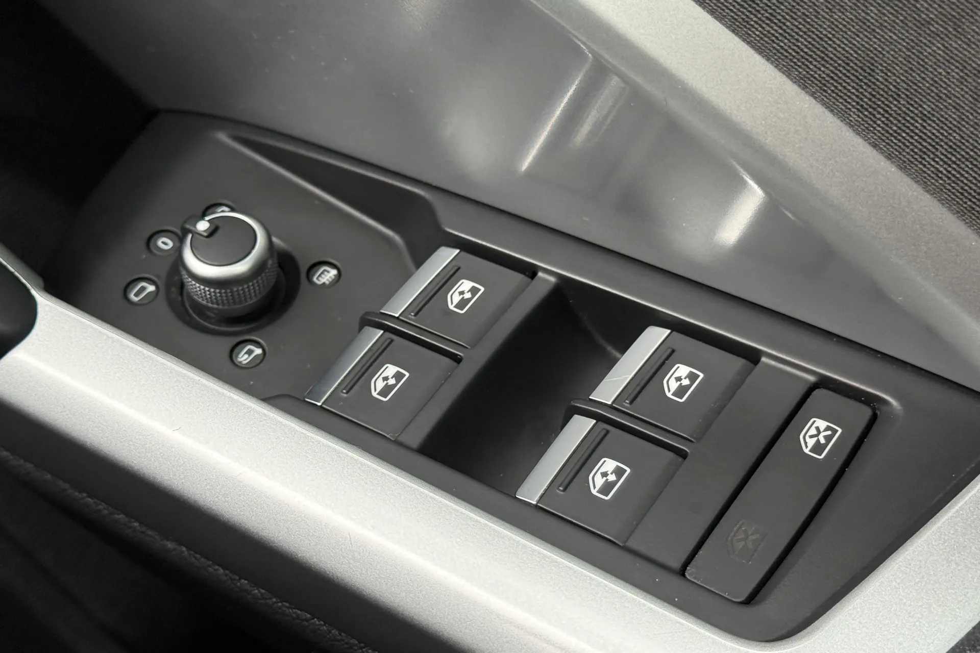 Audi Q3 thumbnail image number 18