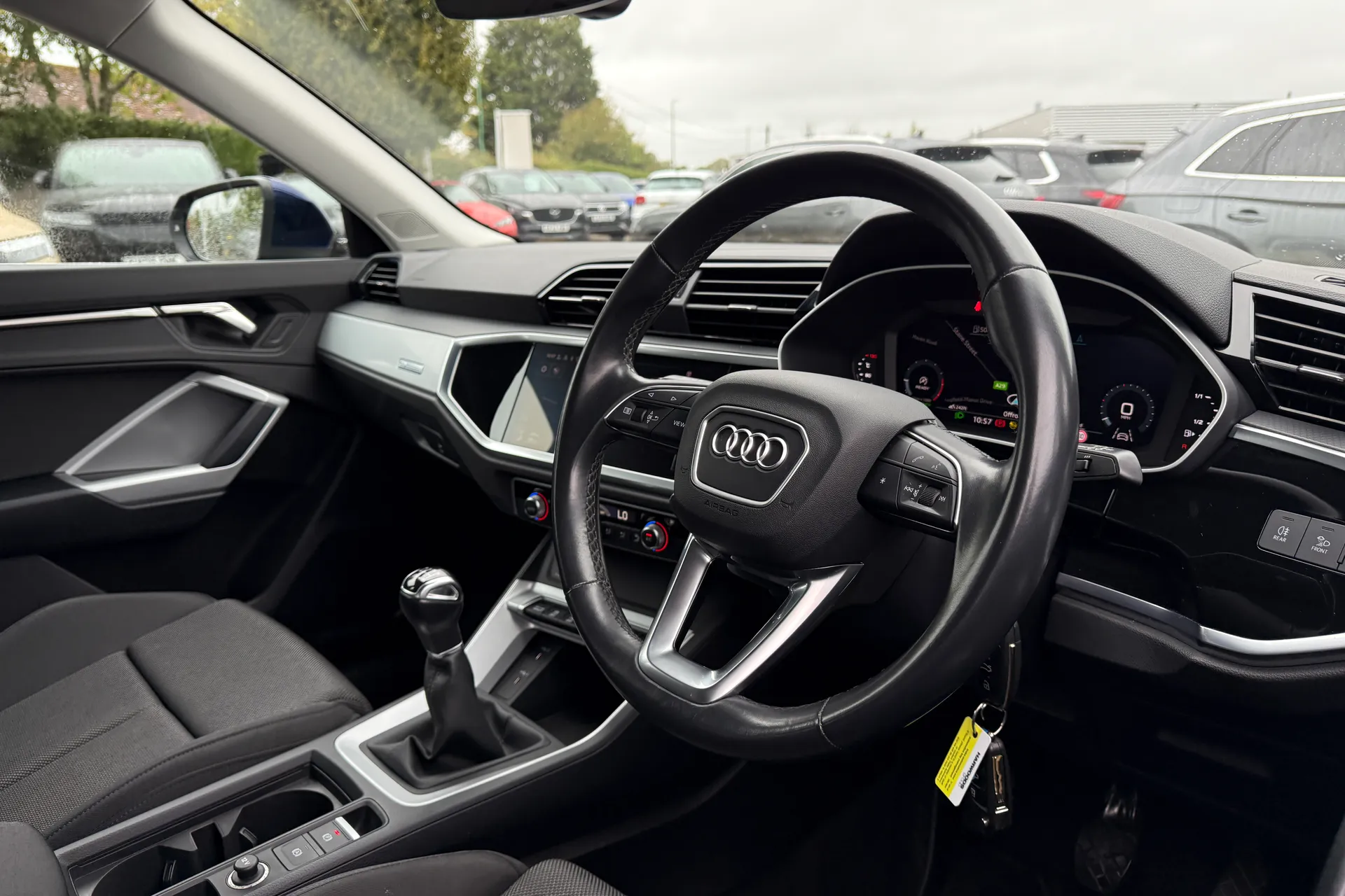 Audi Q3 thumbnail image number 27