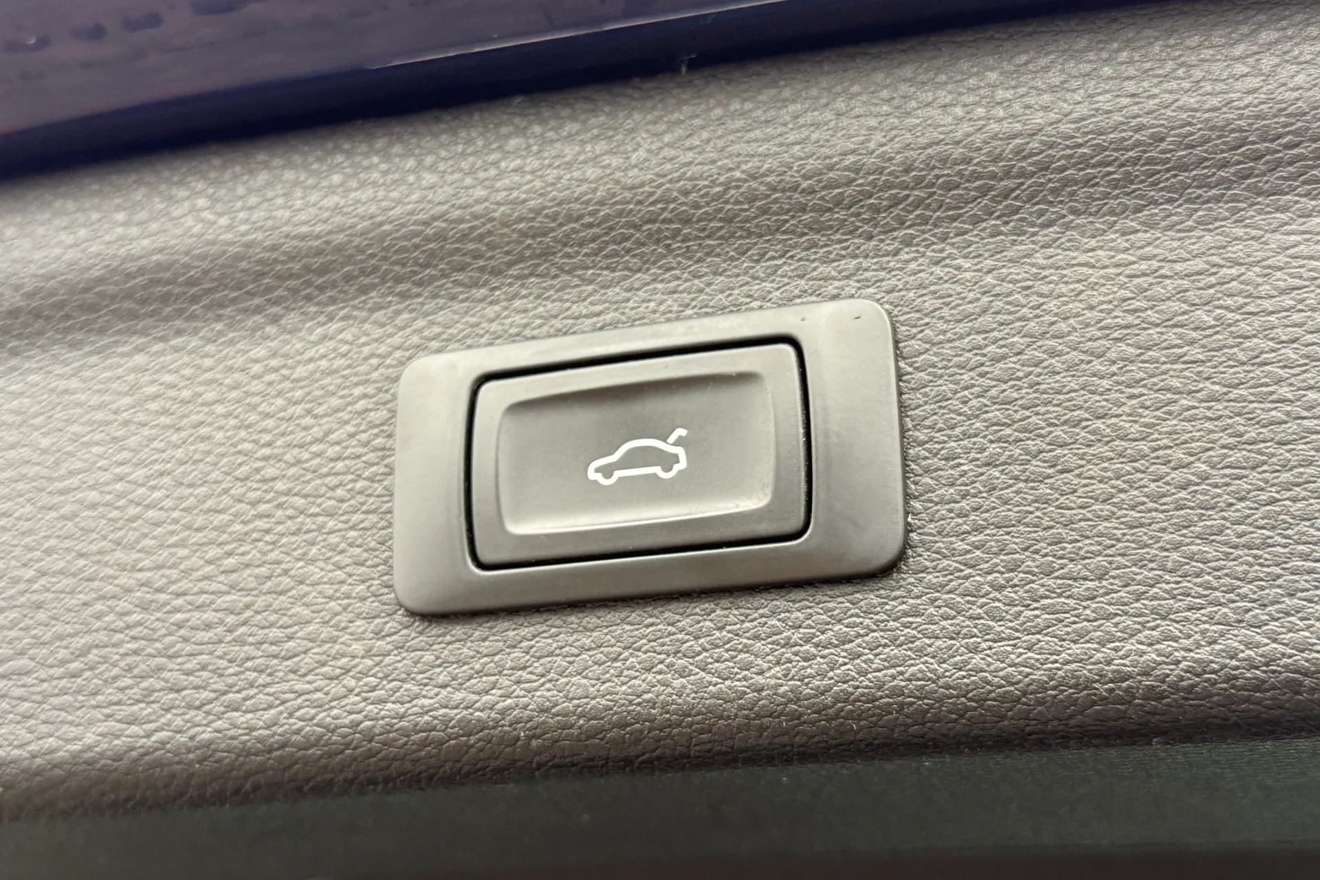 Audi Q3 thumbnail image number 35
