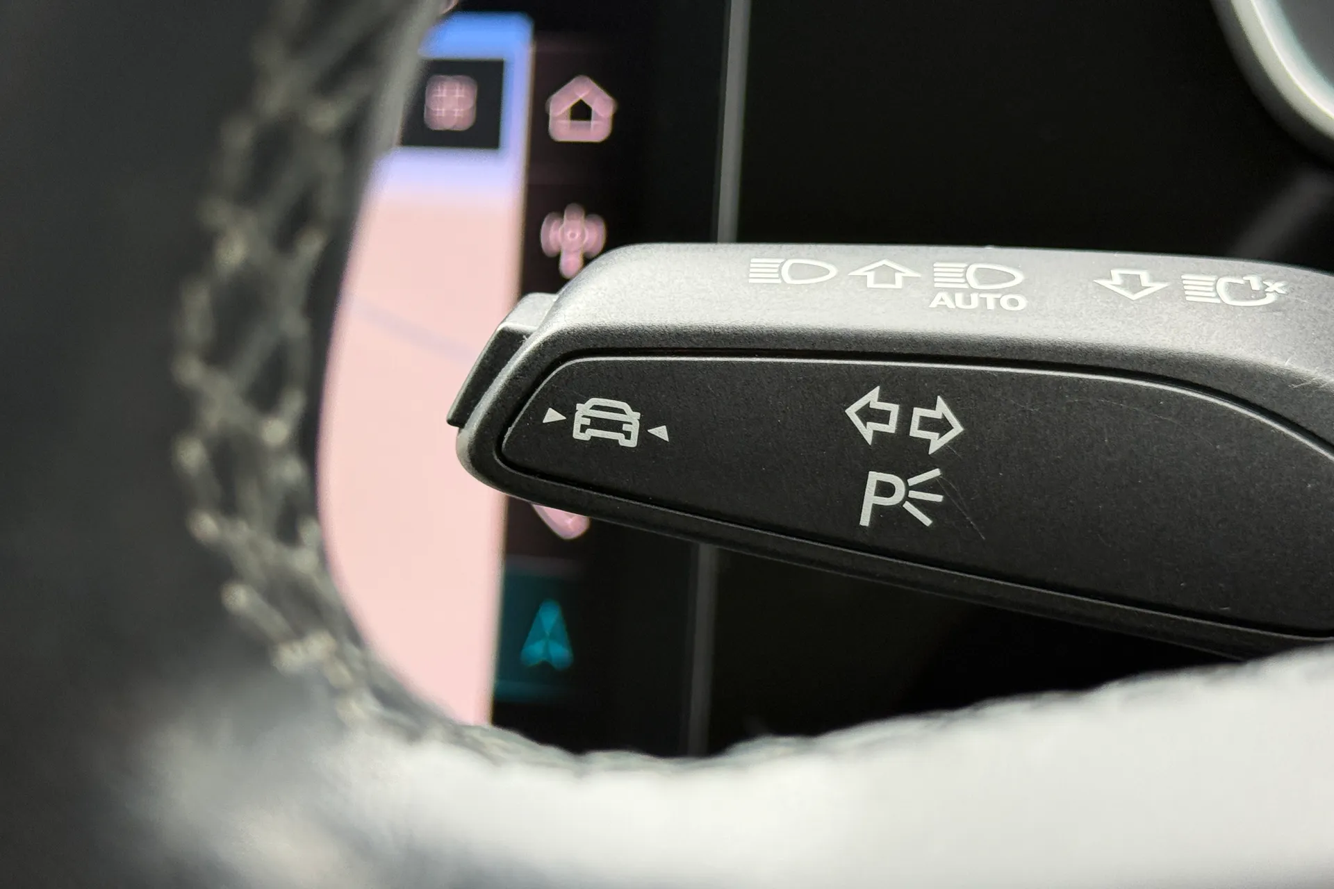 Audi Q3 thumbnail image number 17