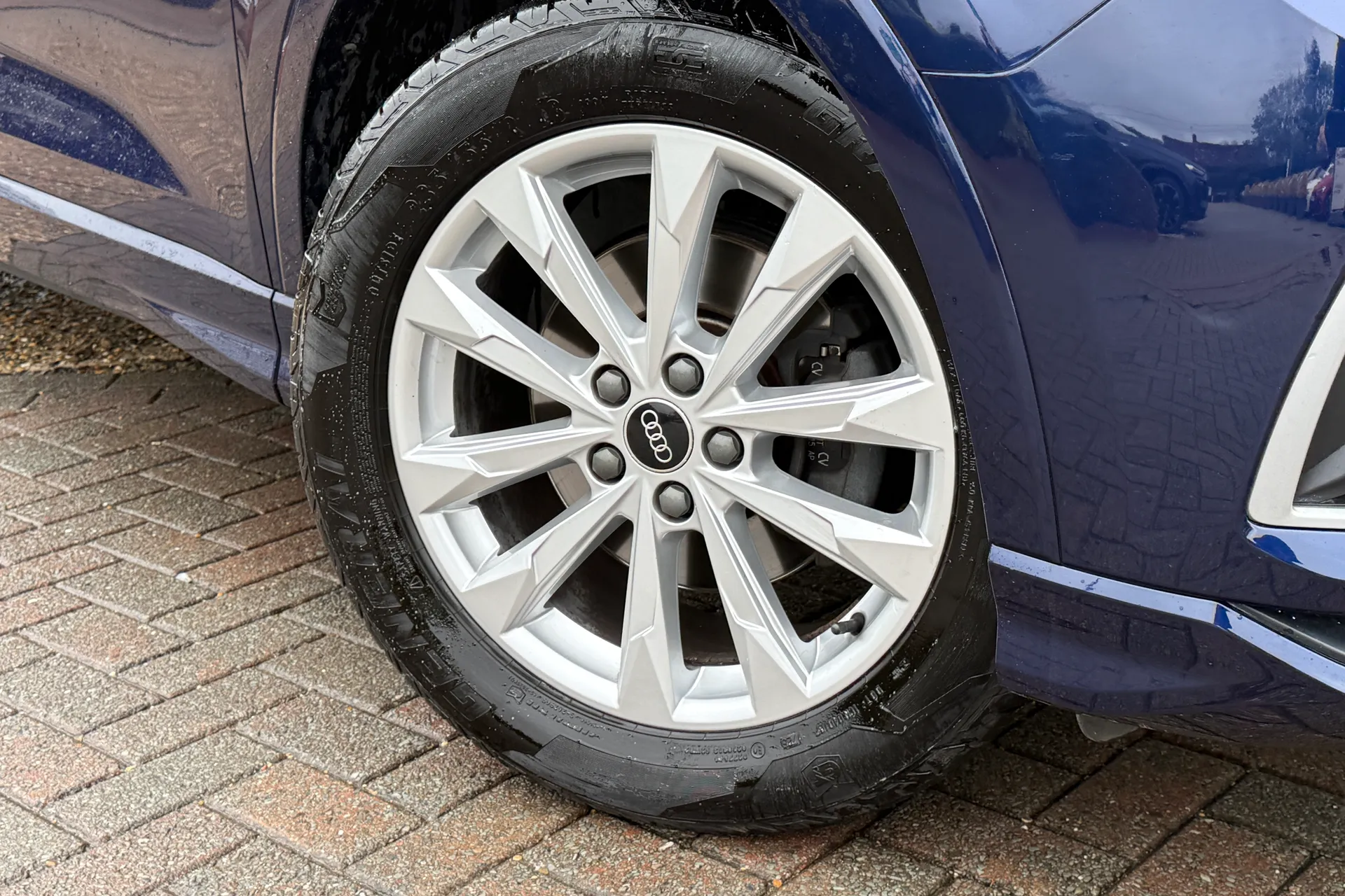 Audi Q3 thumbnail image number 7