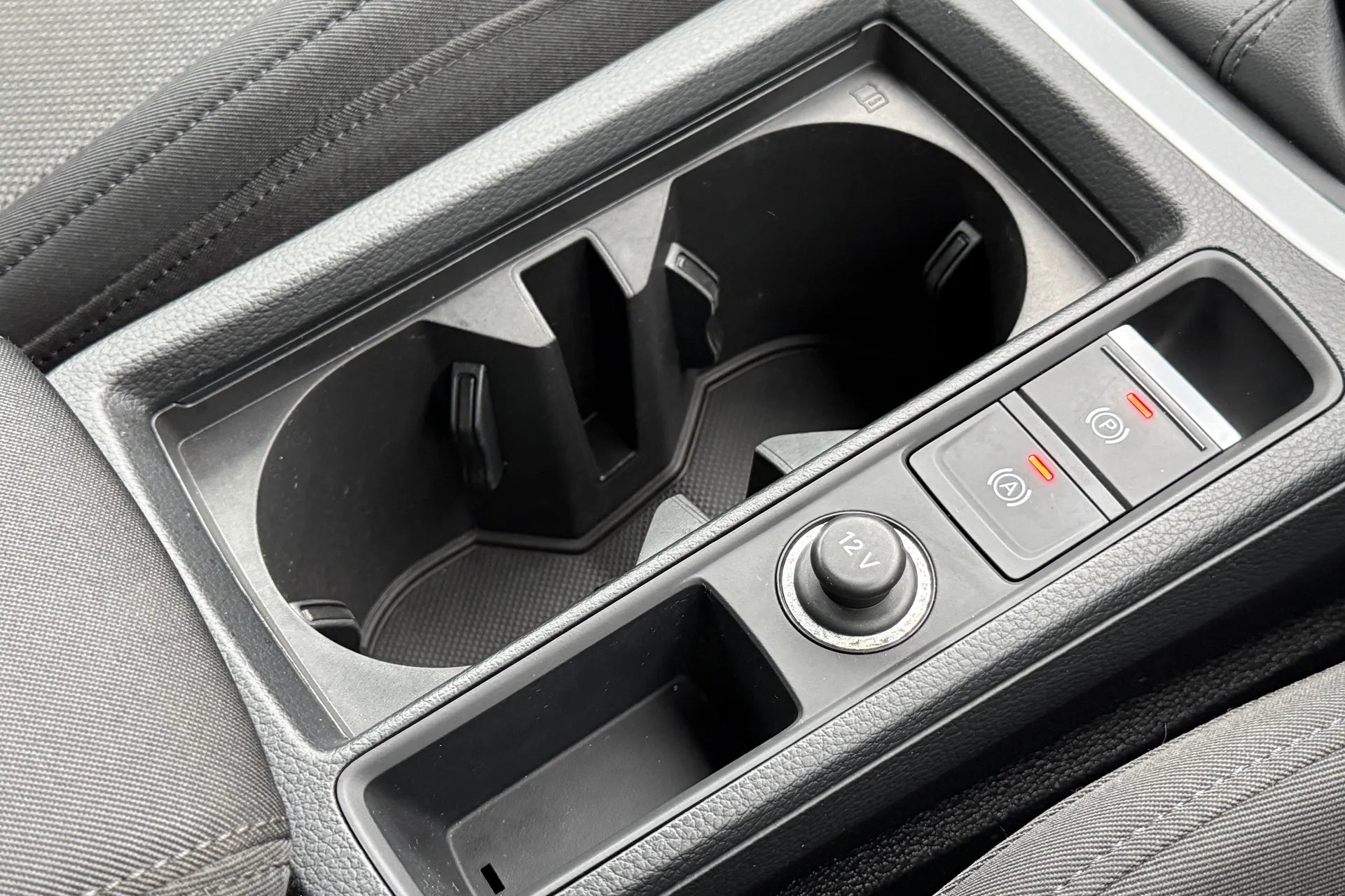 Audi Q3 thumbnail image number 39