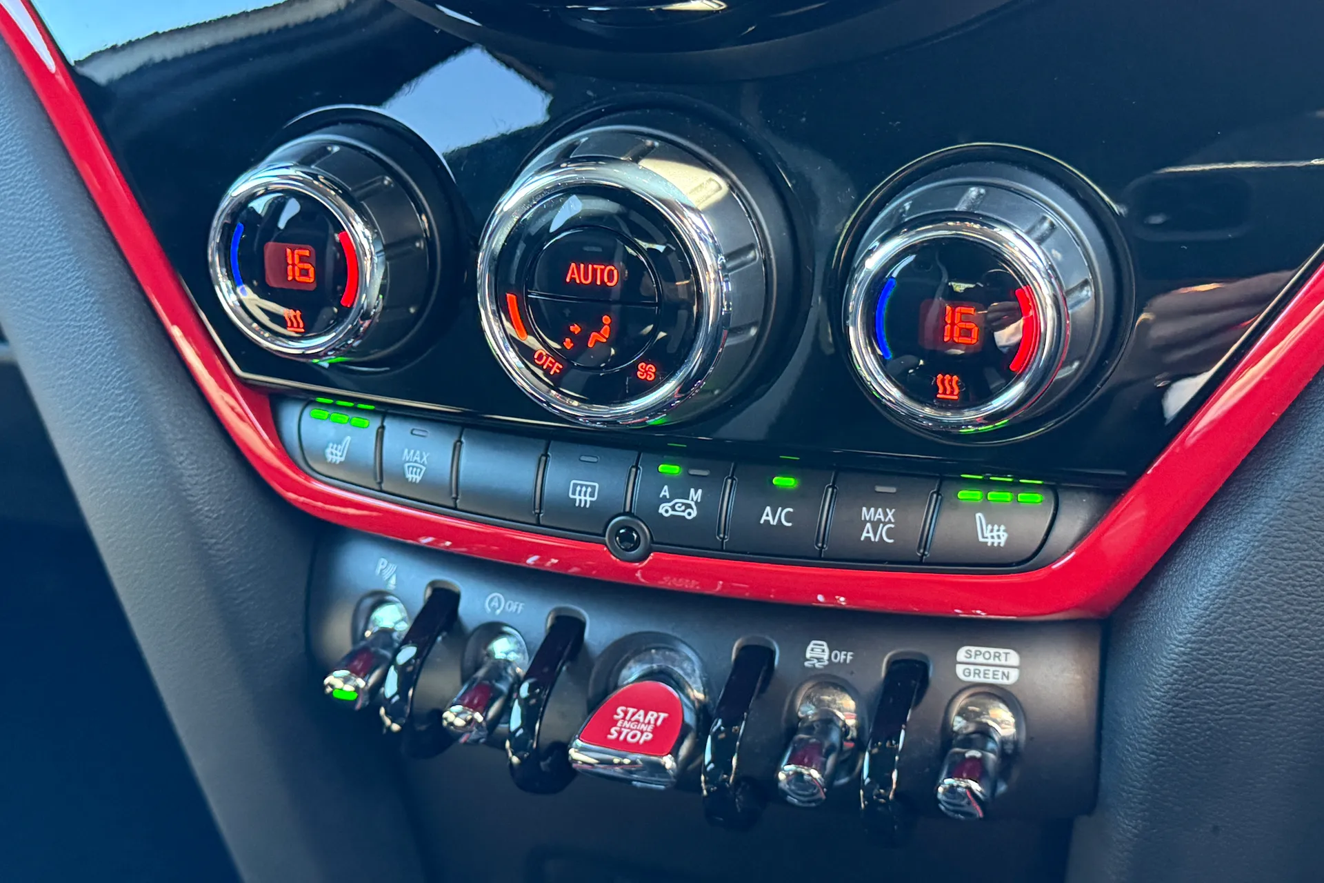 MINI COUNTRYMAN thumbnail image number 12
