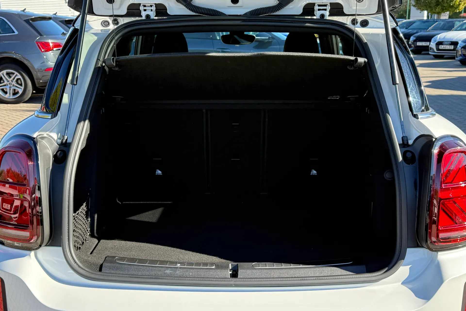 MINI COUNTRYMAN thumbnail image number 29