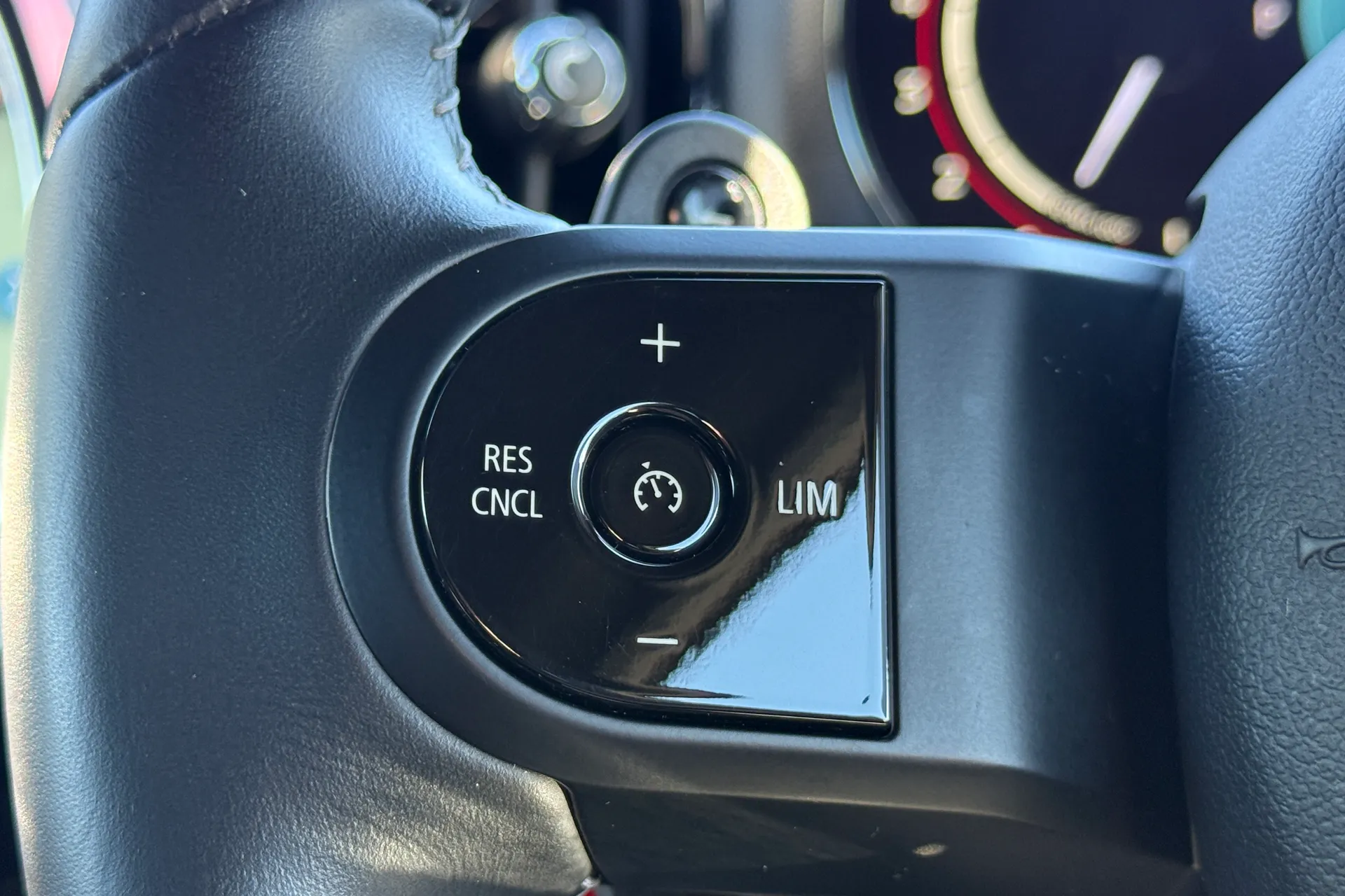 MINI COUNTRYMAN thumbnail image number 15