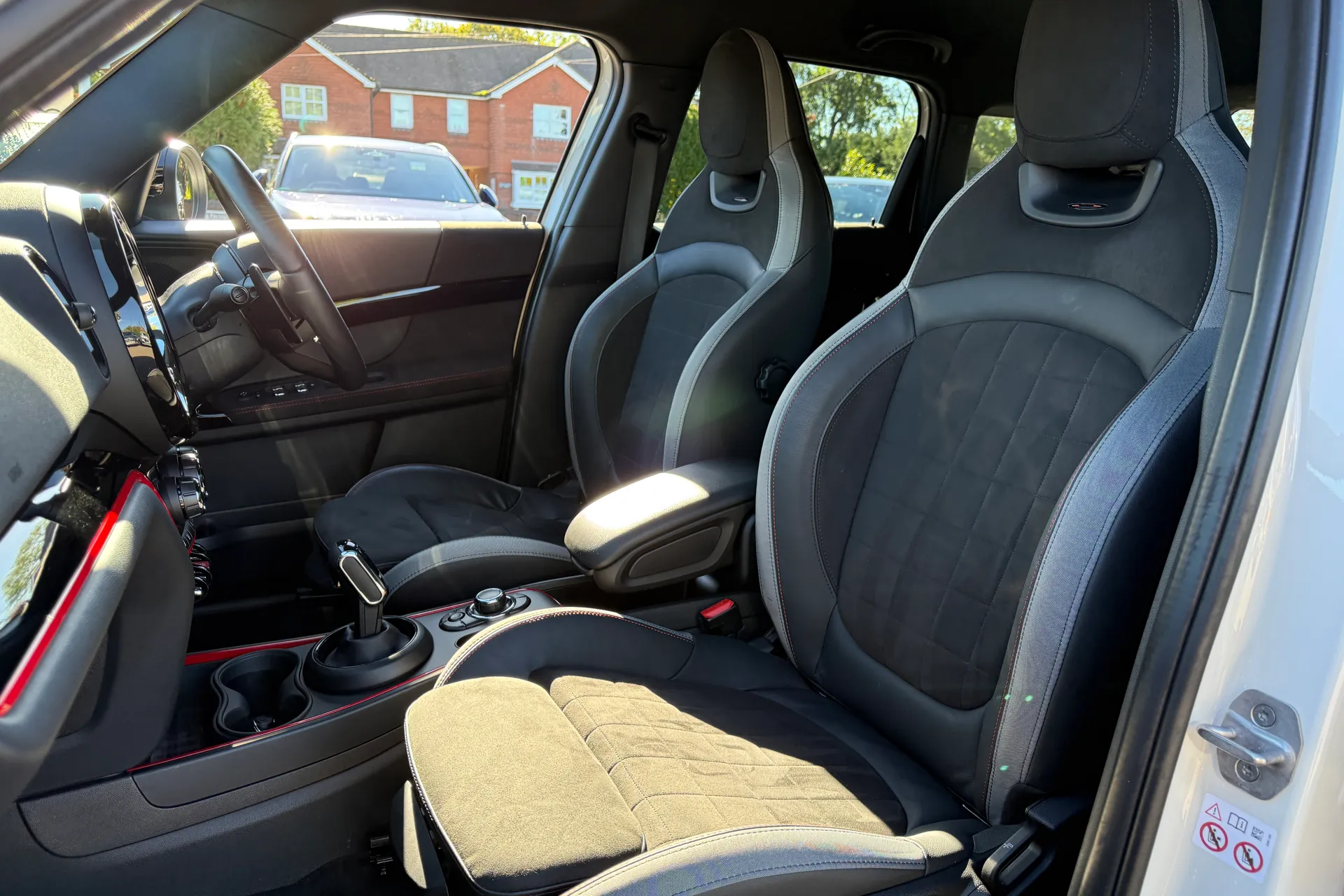 MINI COUNTRYMAN thumbnail image number 24