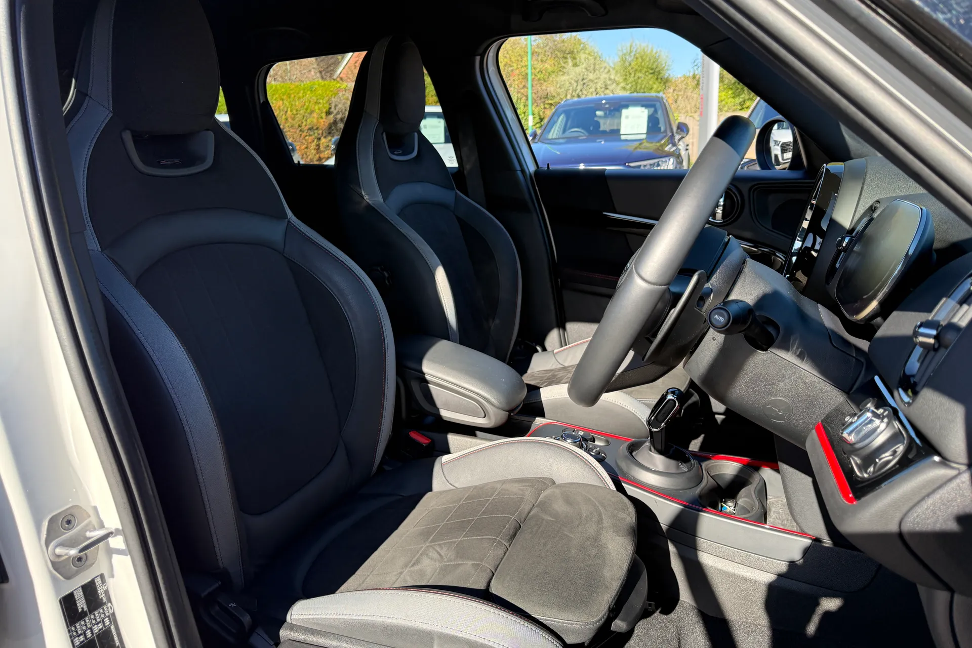 MINI COUNTRYMAN thumbnail image number 21