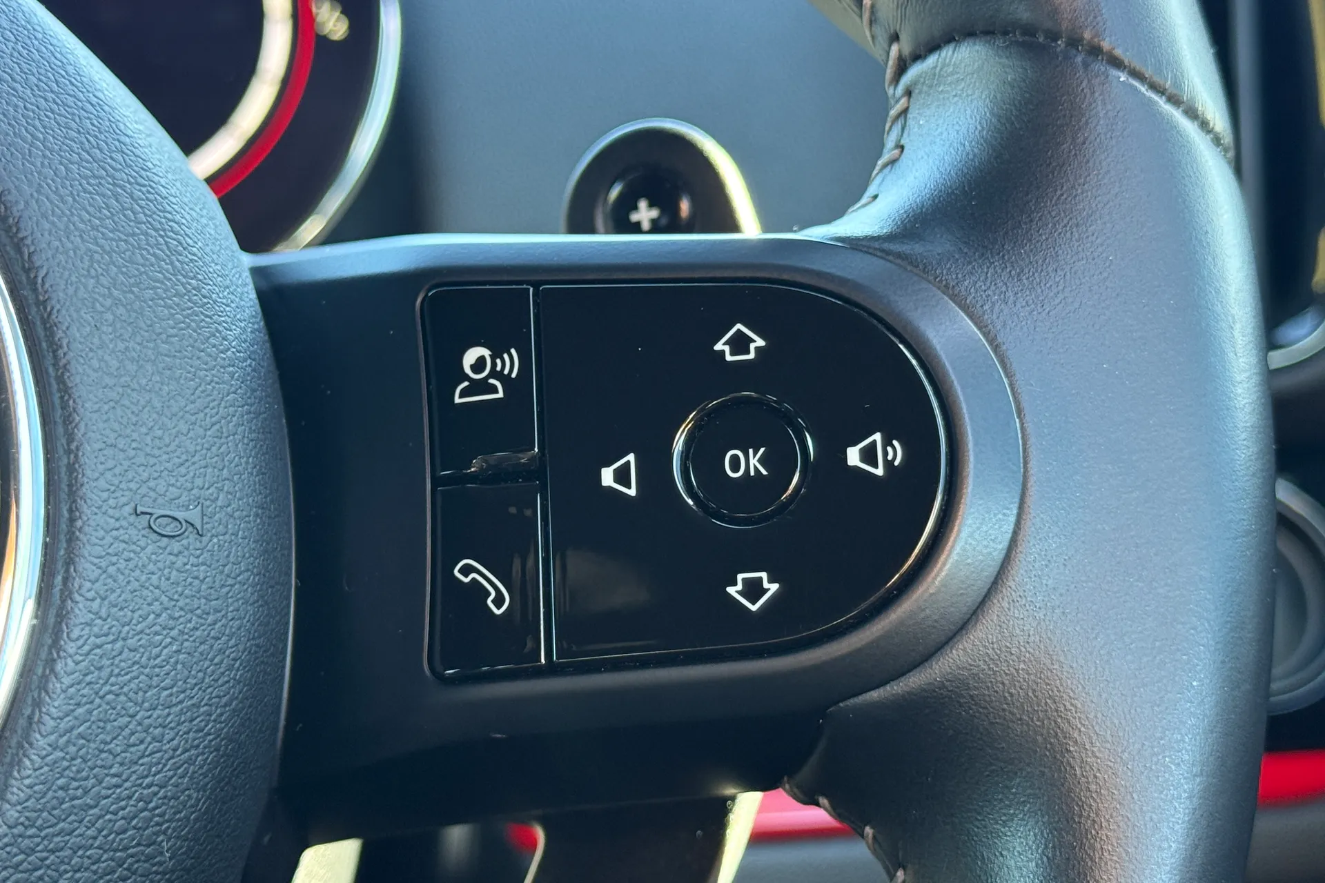 MINI COUNTRYMAN thumbnail image number 16