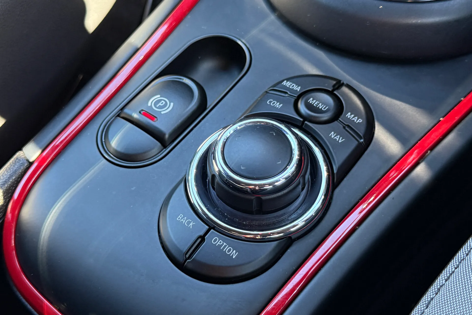 MINI COUNTRYMAN thumbnail image number 33