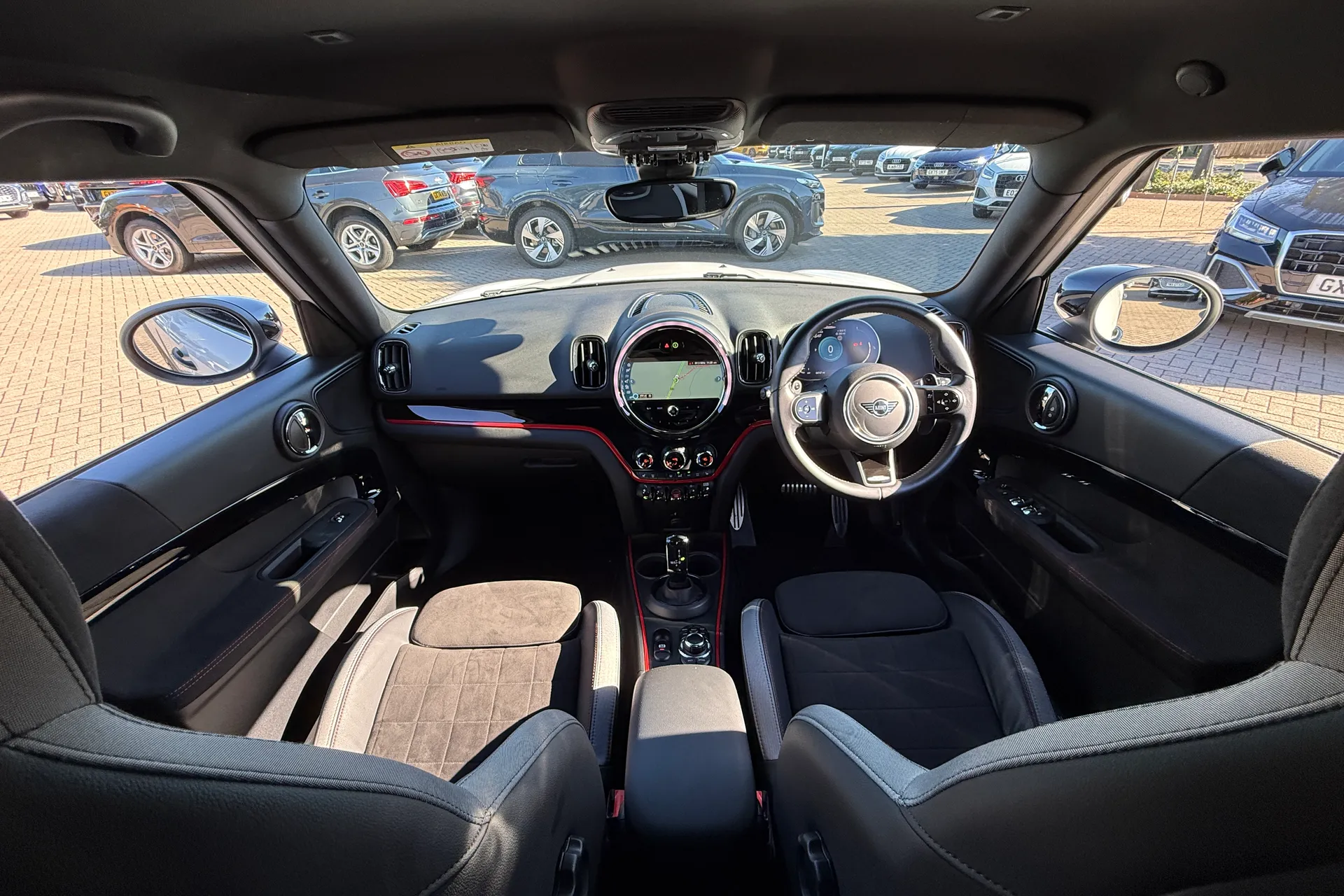 MINI COUNTRYMAN thumbnail image number 3