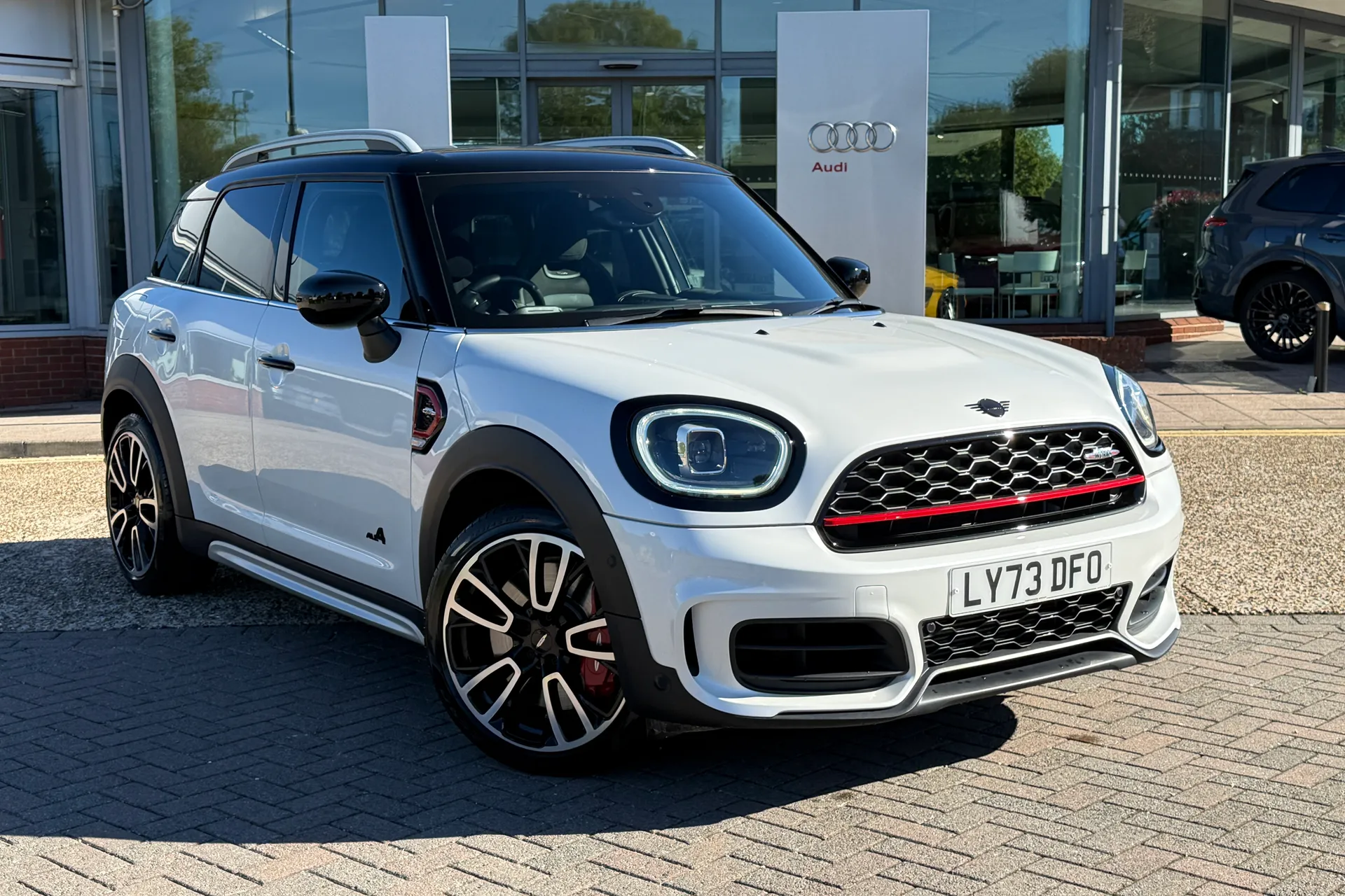 MINI COUNTRYMAN thumbnail image number 18