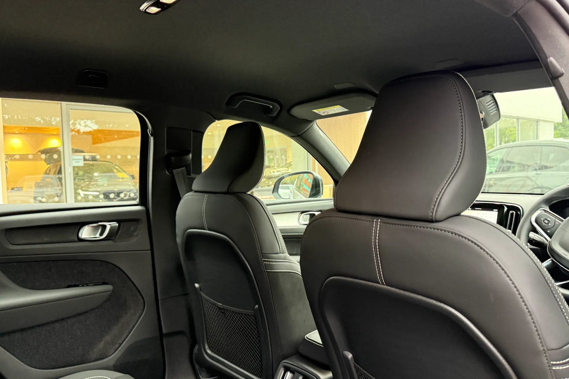 Volvo XC40 thumbnail image number 23
