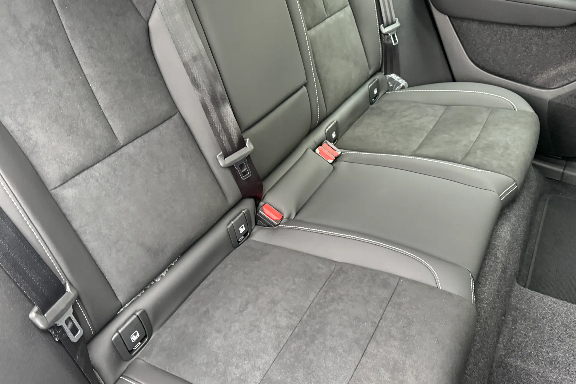 Volvo XC40 thumbnail image number 24