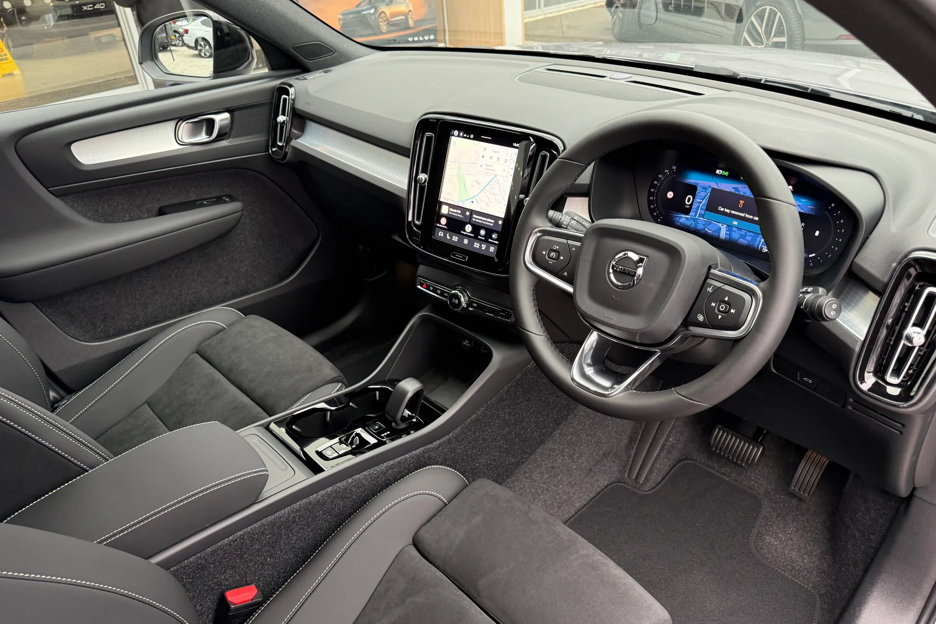 Volvo XC40 thumbnail image number 6