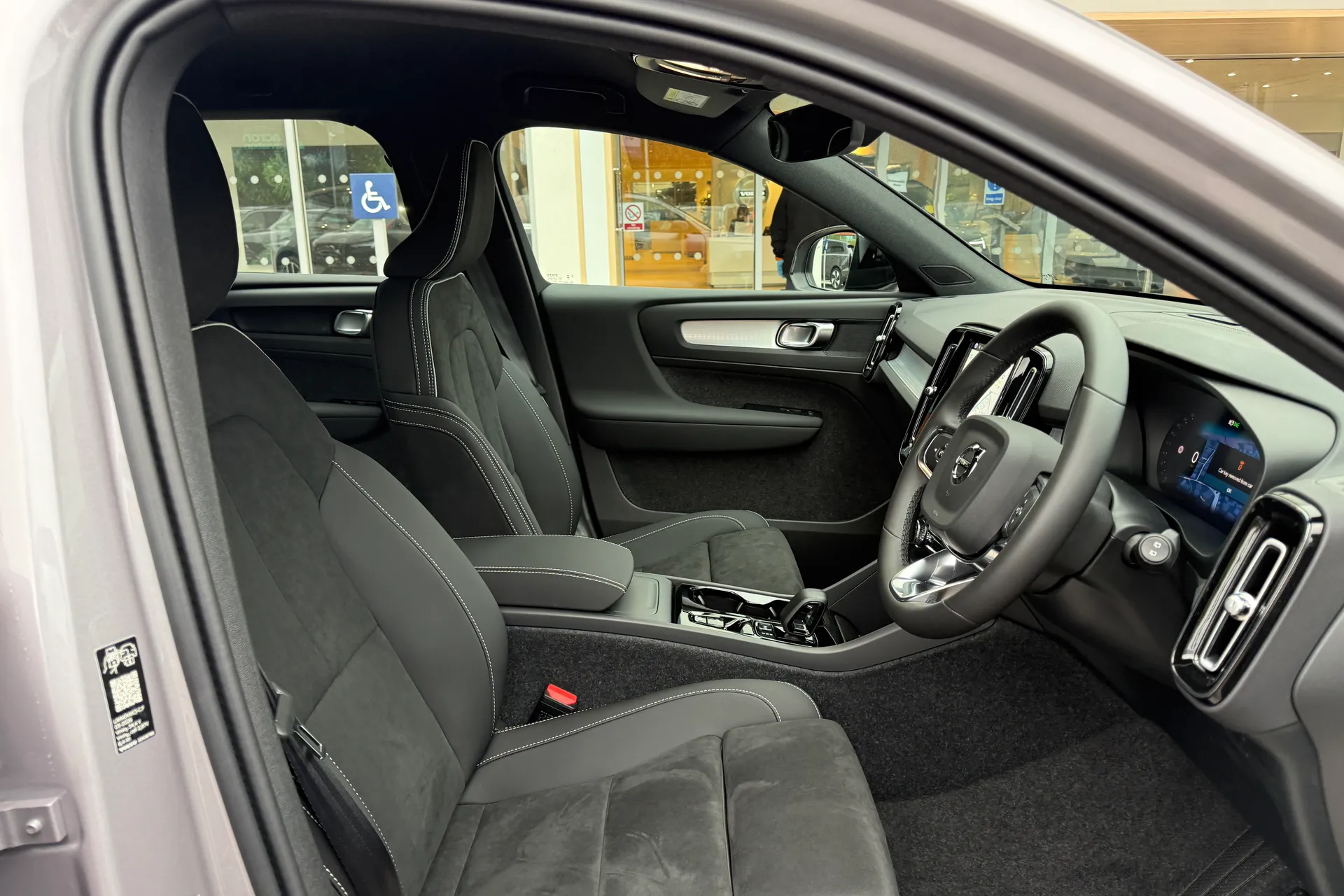 Volvo XC40 thumbnail image number 25