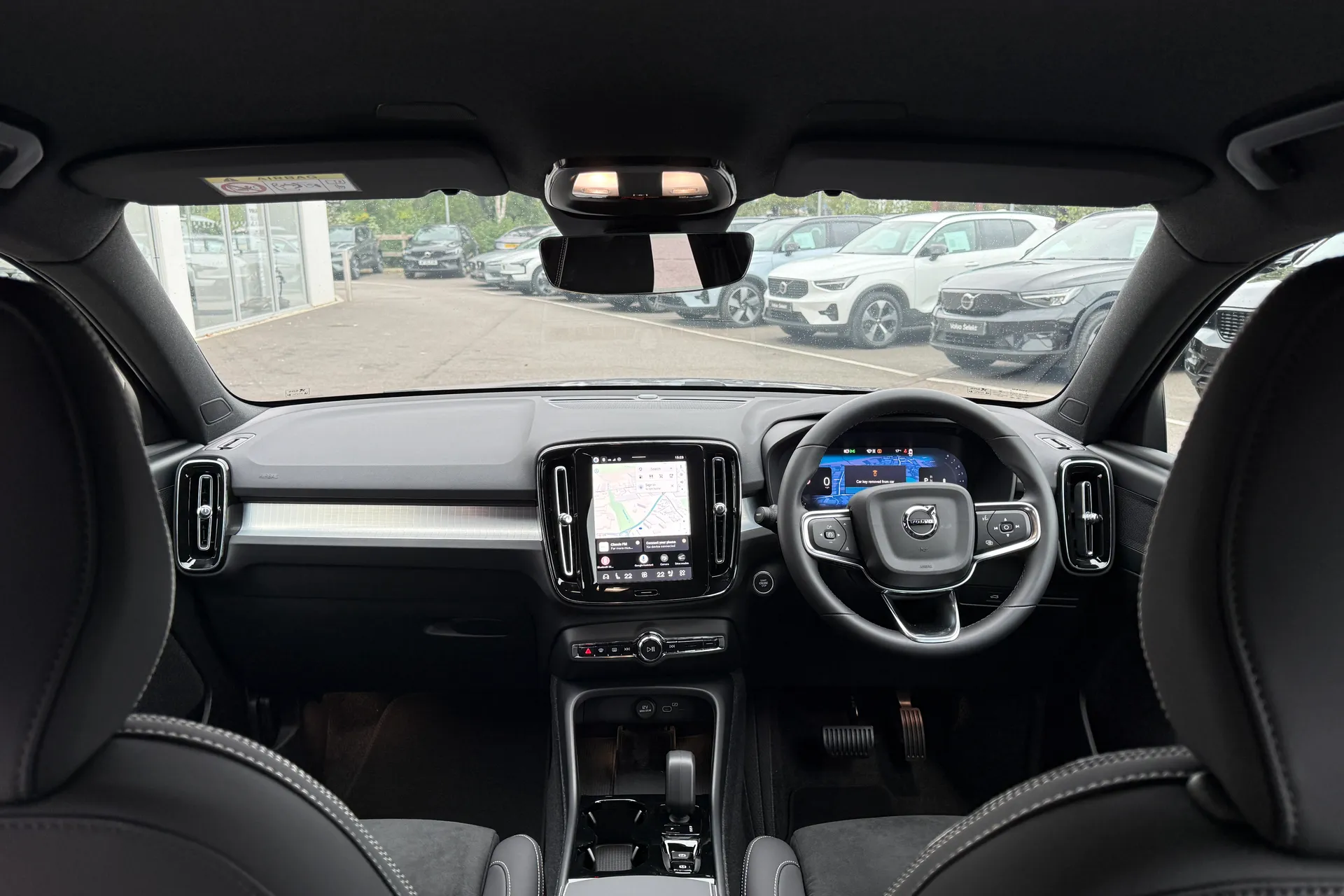 Volvo XC40 thumbnail image number 3