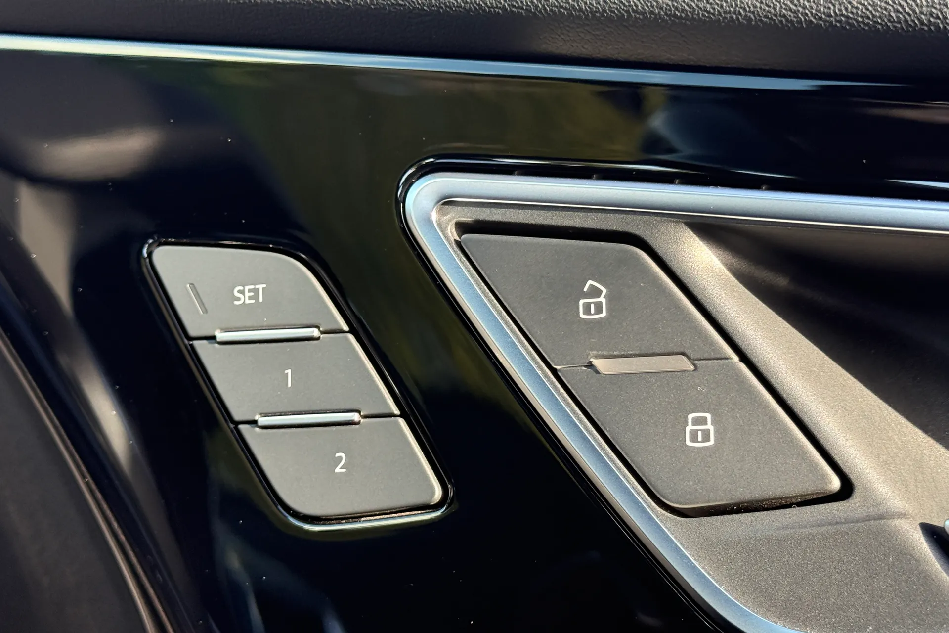Audi Q4 thumbnail image number 22