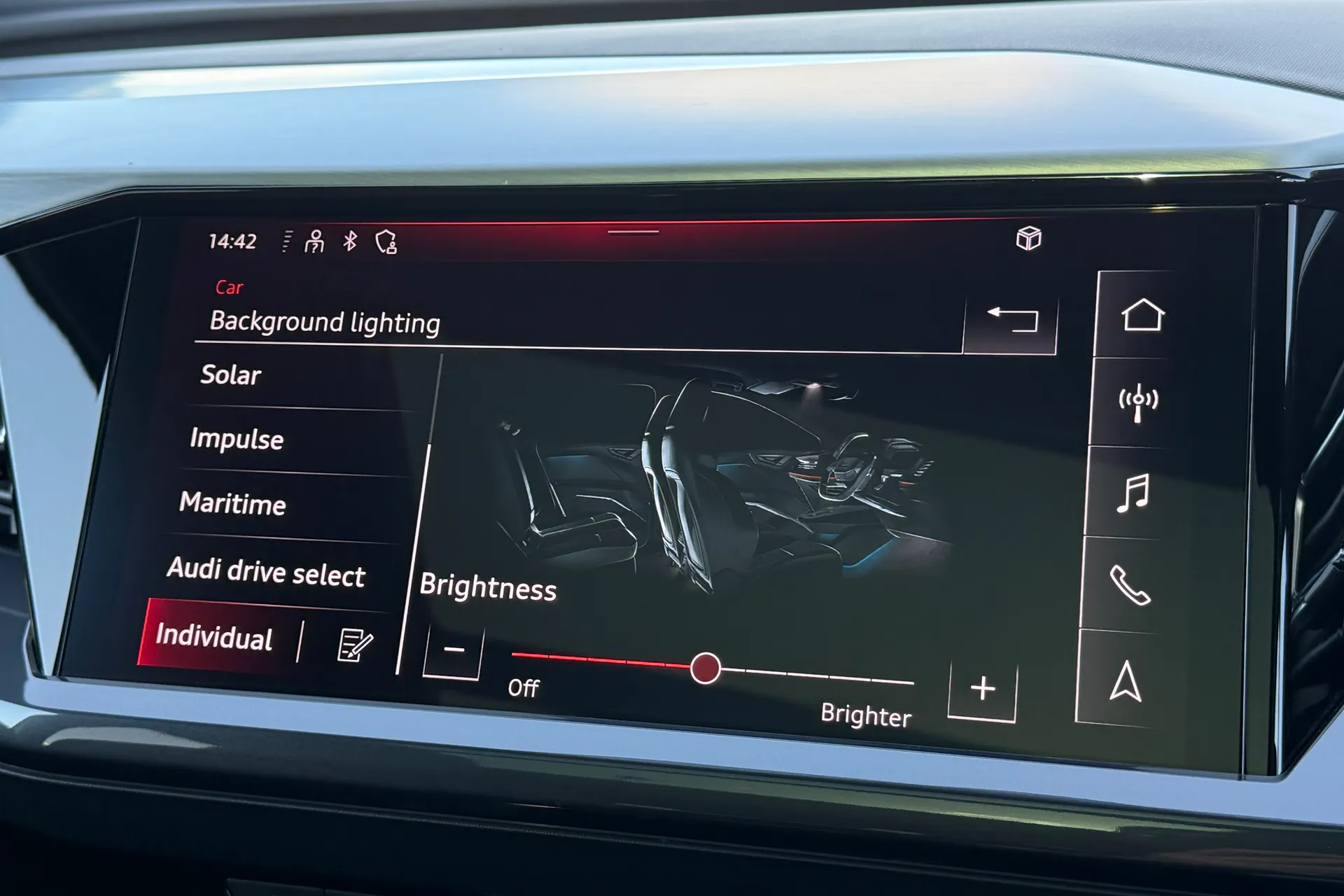 Audi Q4 thumbnail image number 17