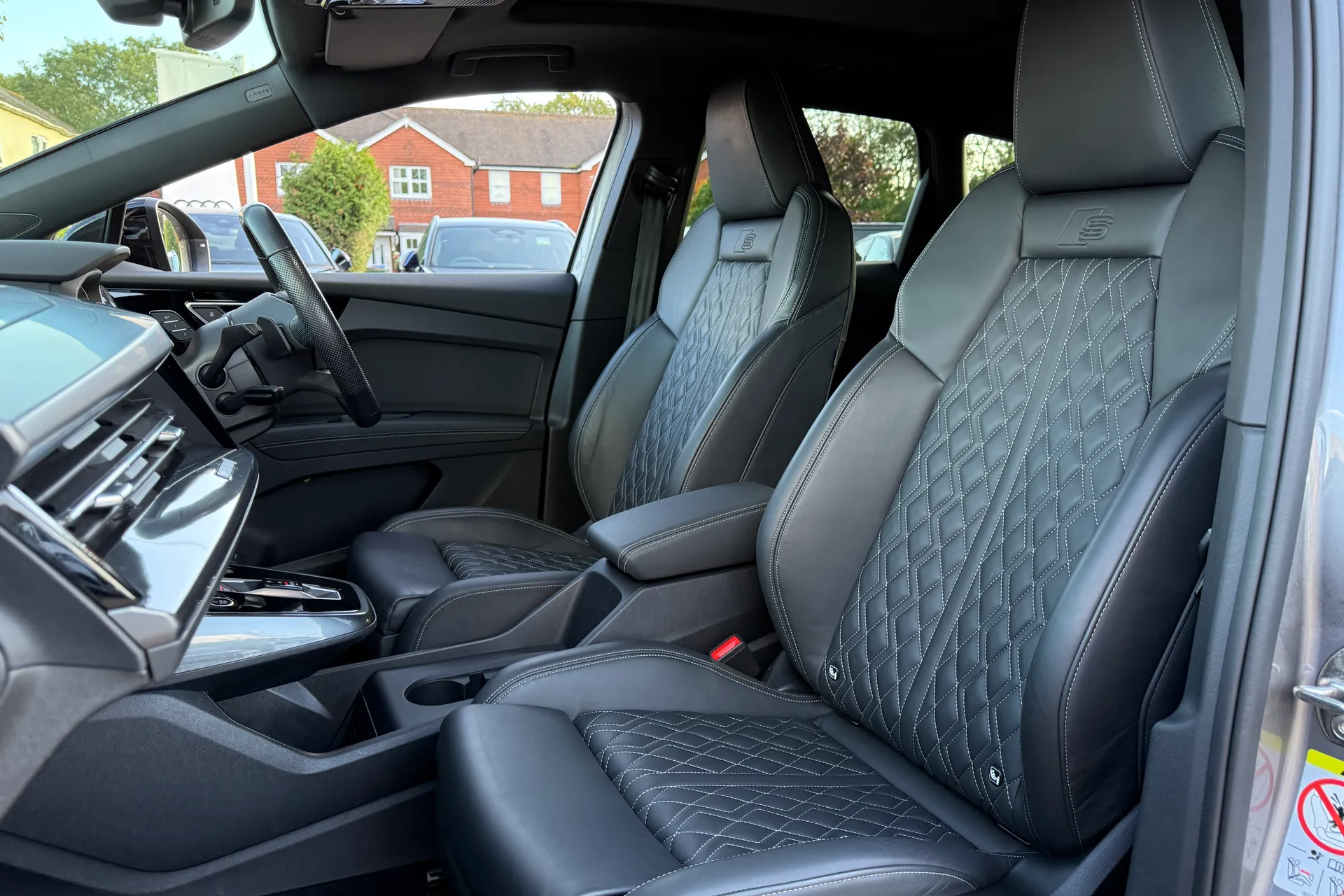Audi Q4 thumbnail image number 37