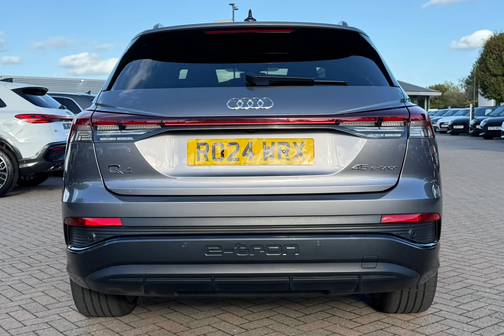 Audi Q4 thumbnail image number 43
