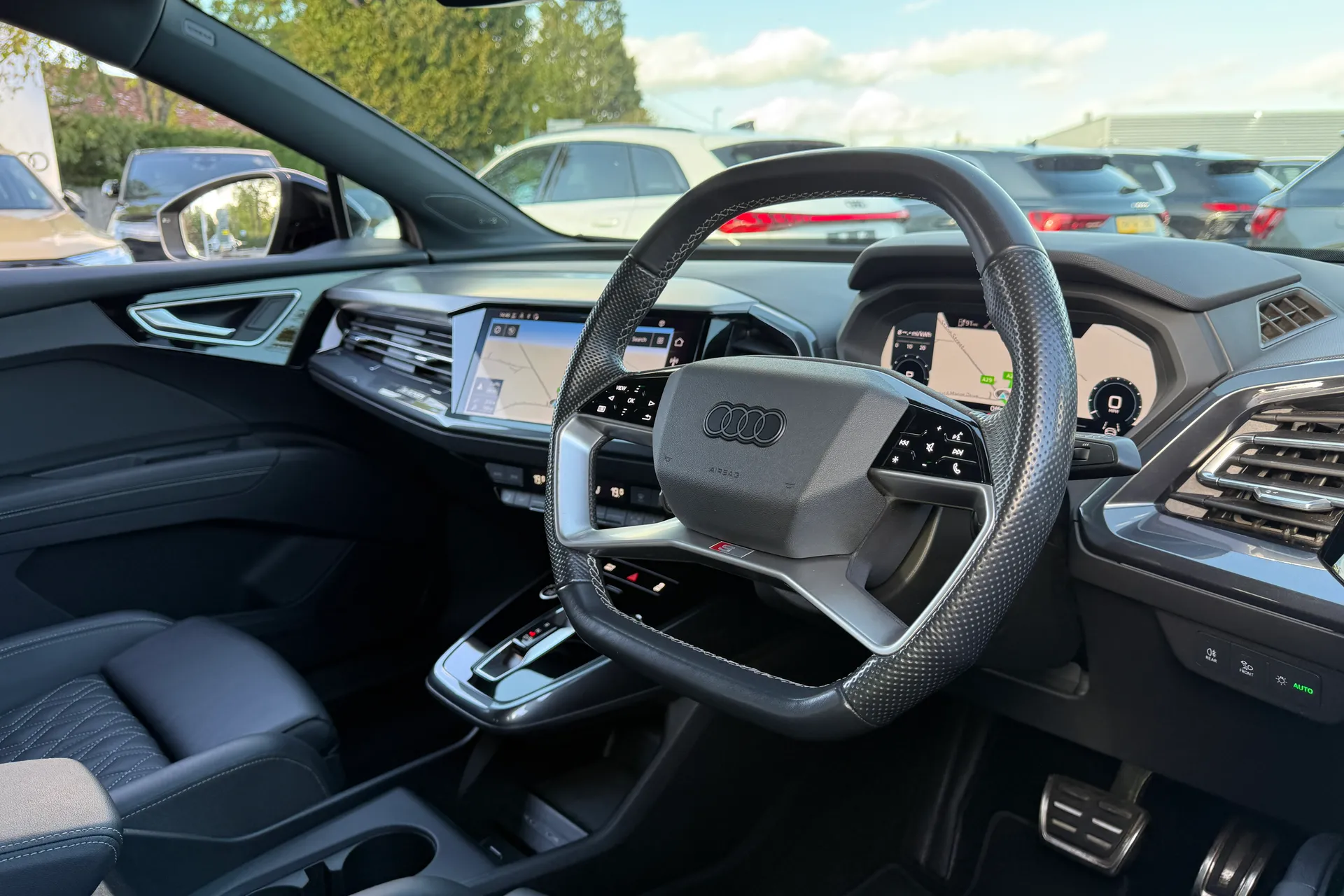 Audi Q4 thumbnail image number 35