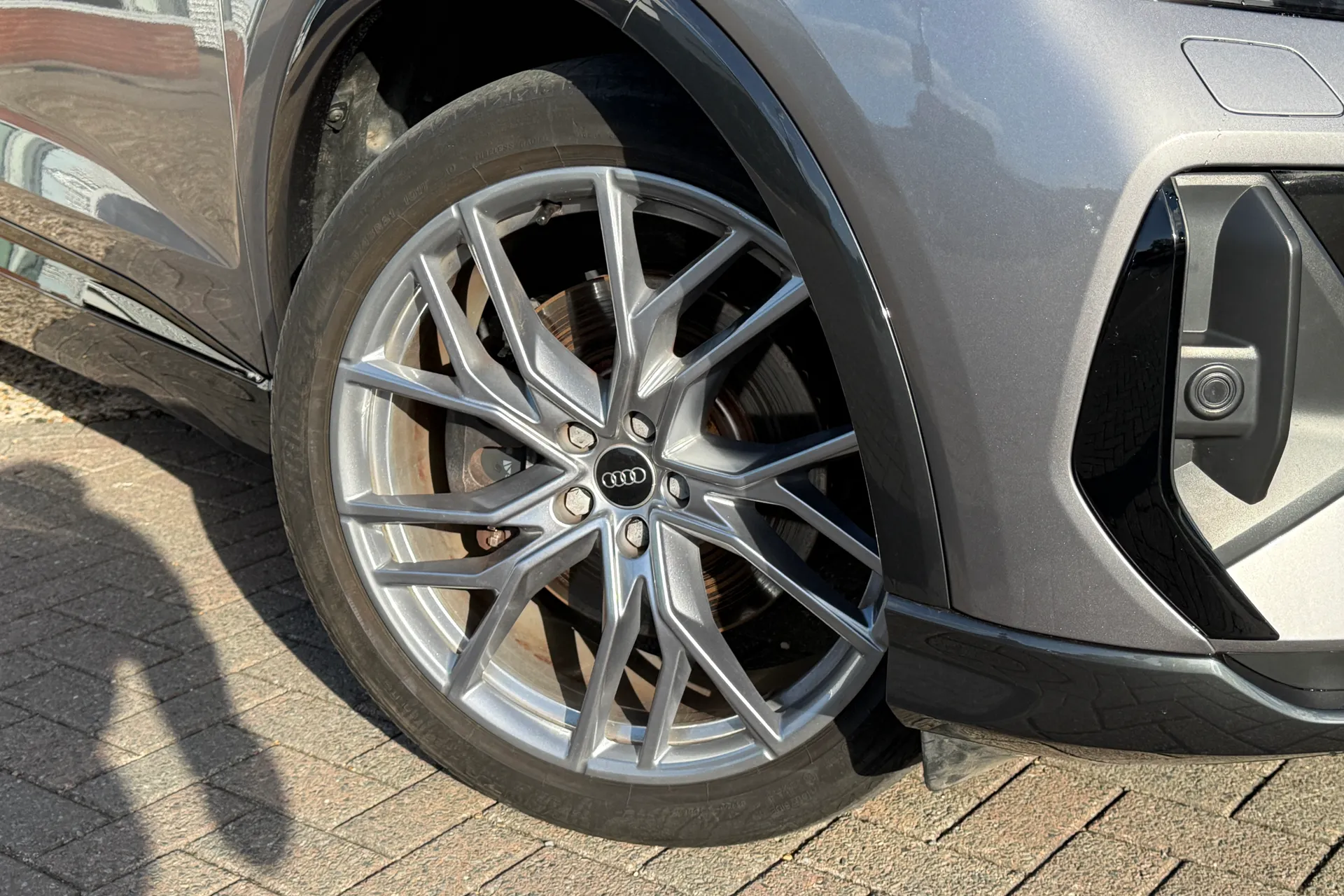 Audi Q4 thumbnail image number 7