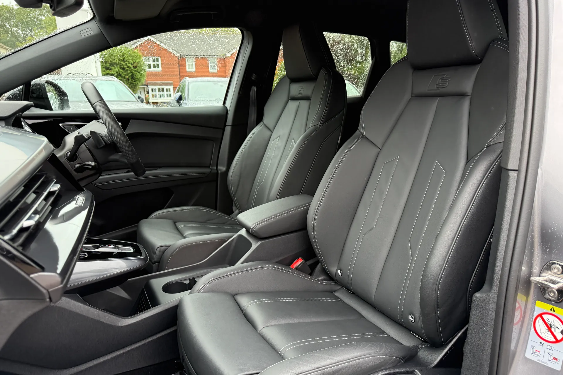 Audi Q4 thumbnail image number 33