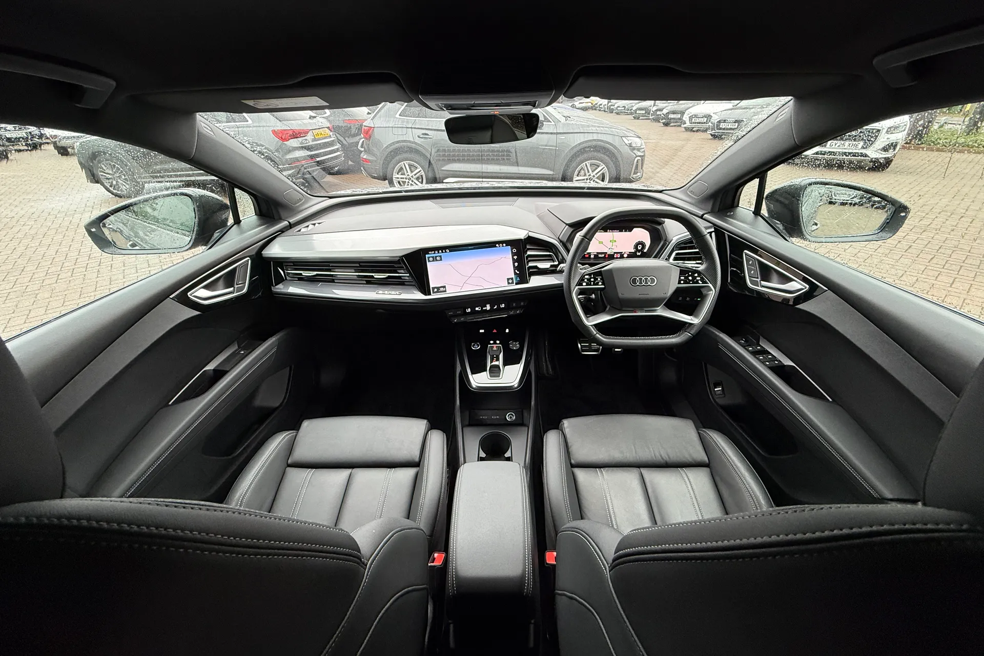 Audi Q4 thumbnail image number 3
