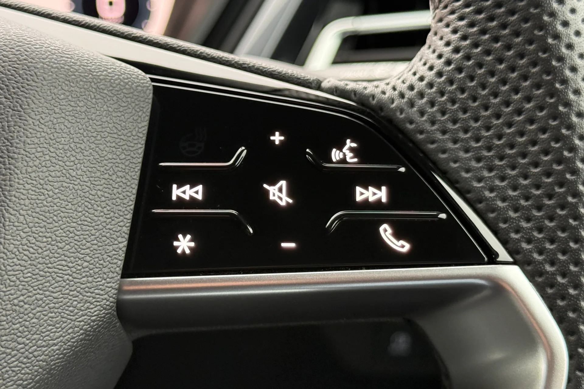 Audi Q4 thumbnail image number 25
