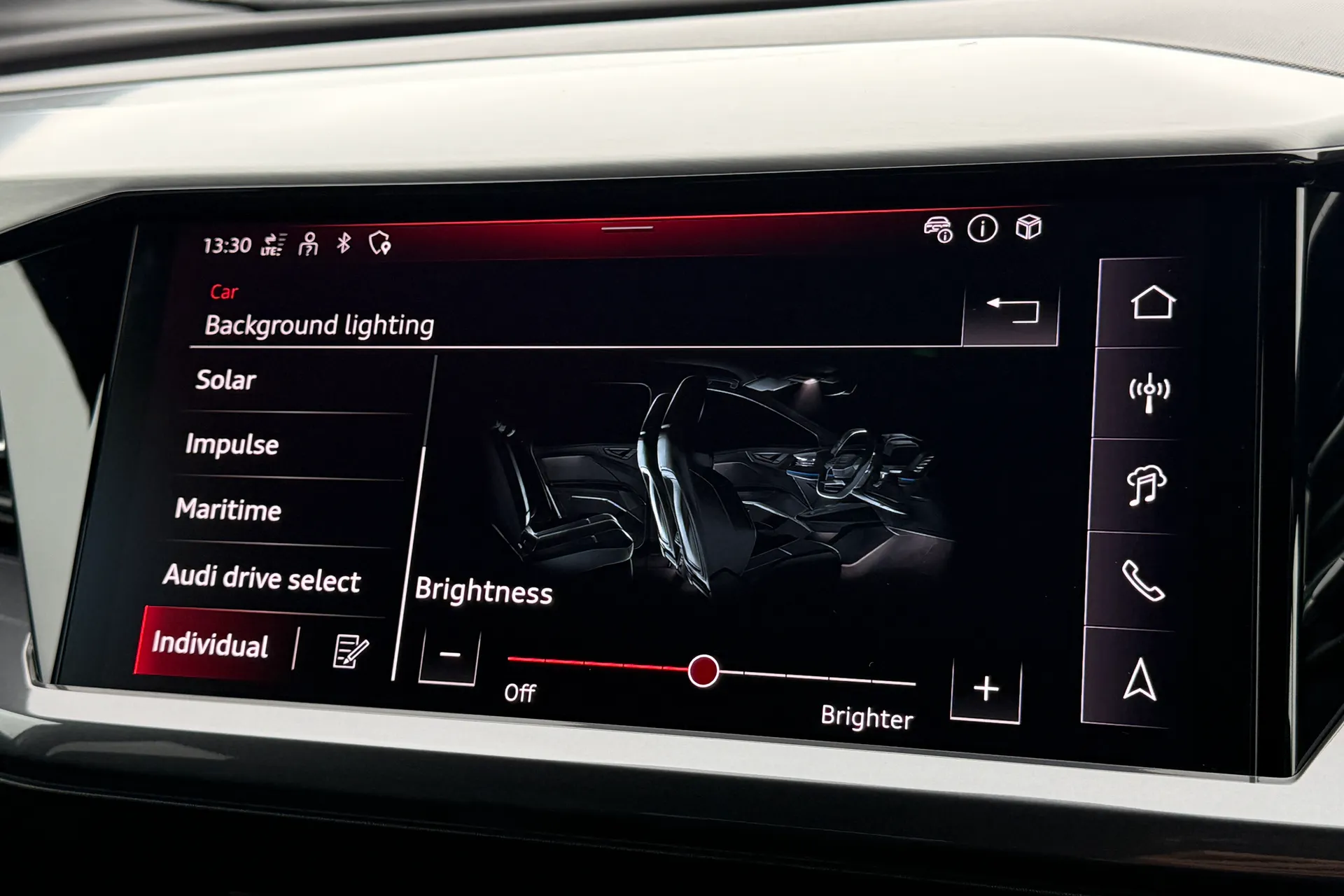 Audi Q4 thumbnail image number 14
