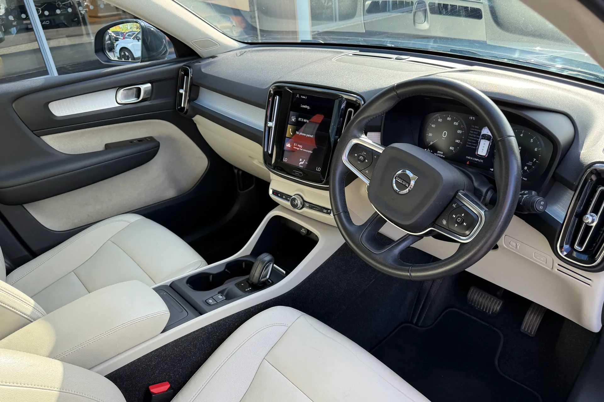 Volvo XC40 thumbnail image number 6