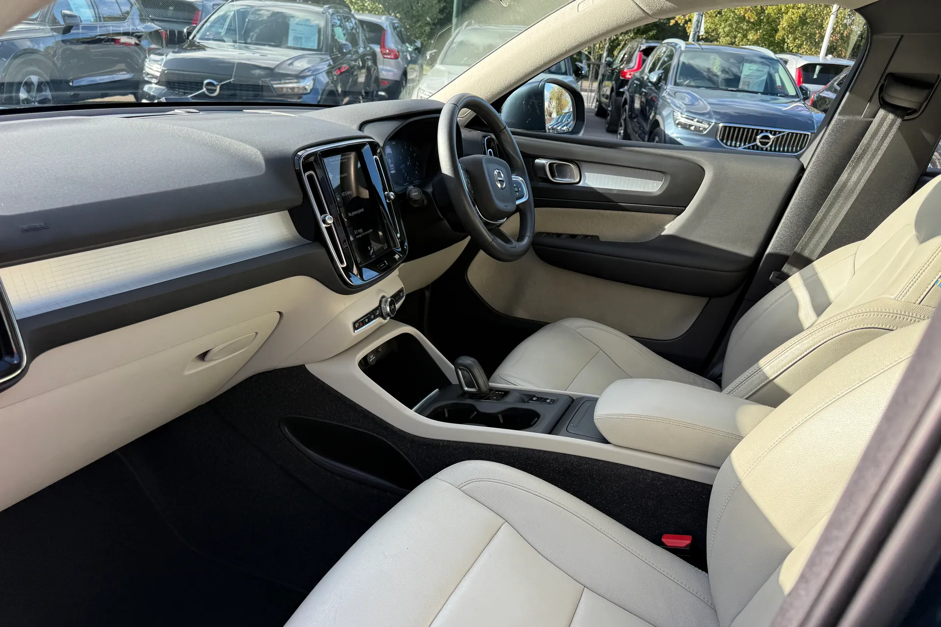 Volvo XC40 thumbnail image number 27